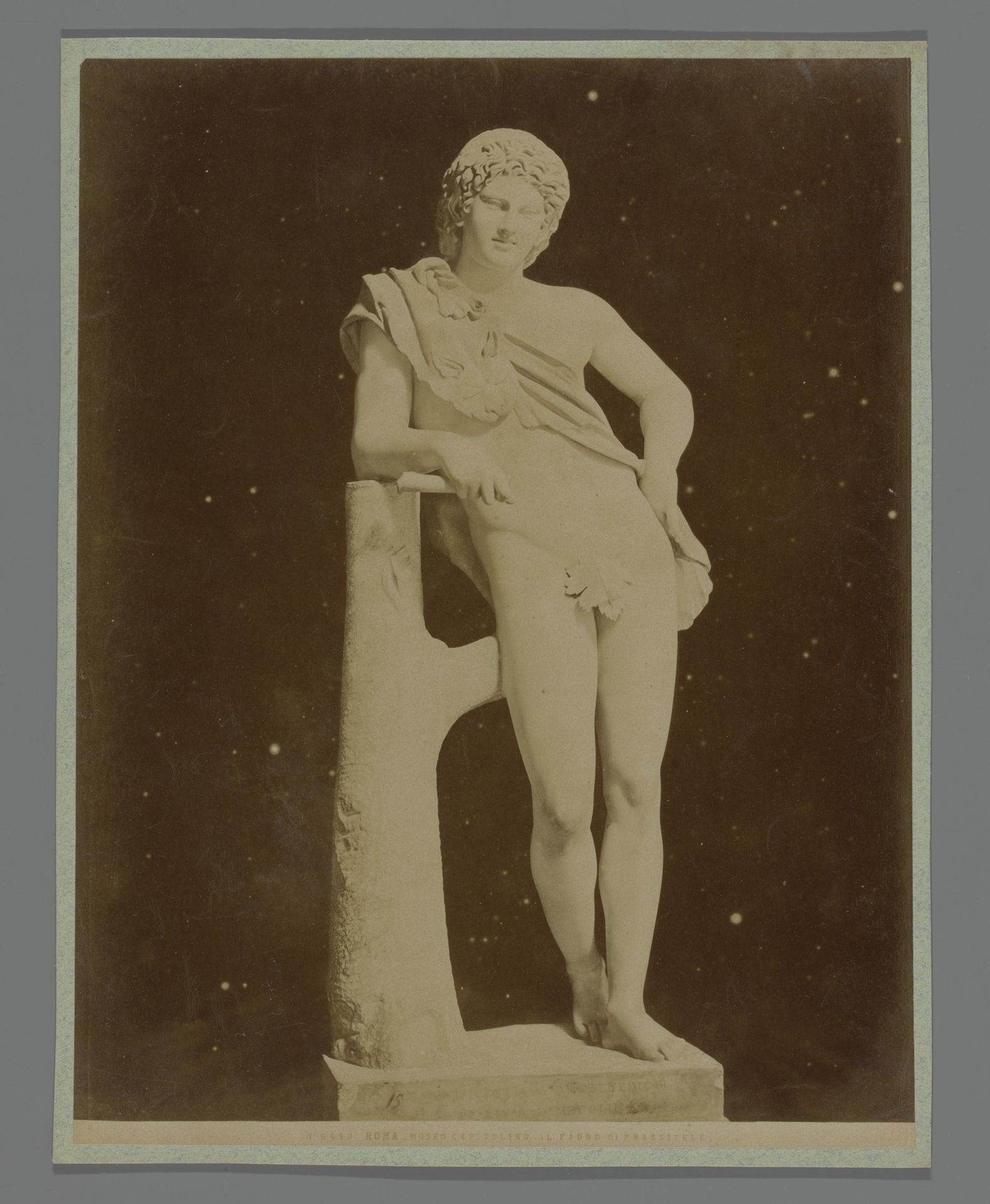 Sculptuur van de rustende satyr naar Praxiteles in de Capitolijnse Musea te Rome, Italië by Fratelli Alinari