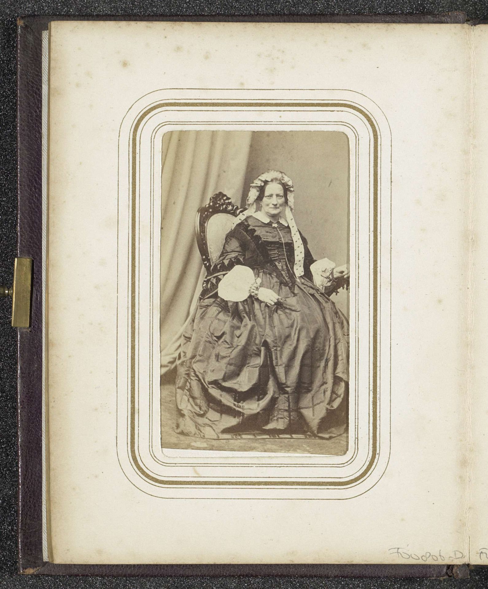Portret van een zittende vrouw in een jurk met een muts met linten by Franz Wilhelm Deutmann
