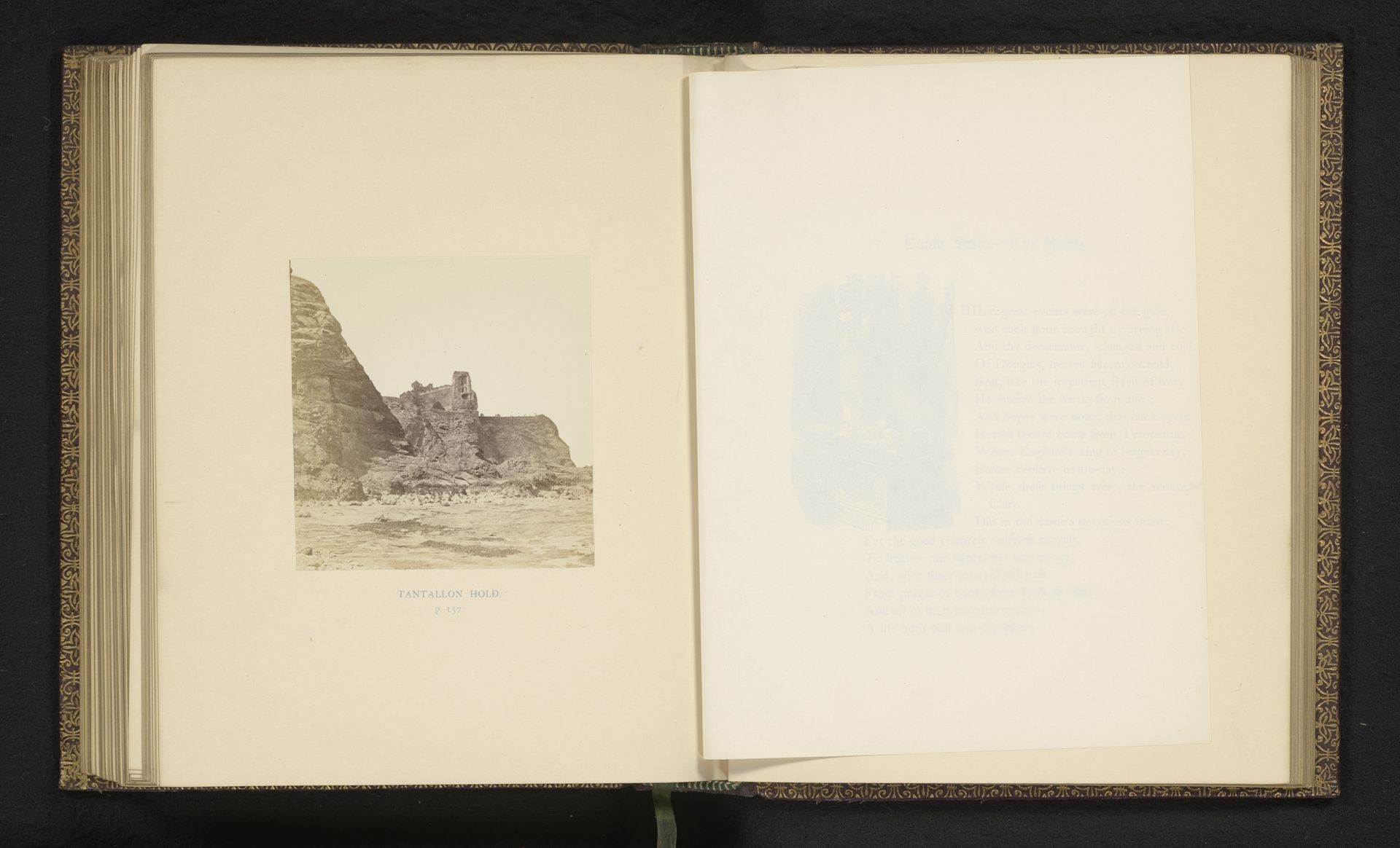 Gezicht op de ruïne van Tantallon Castle by Thomas Annan