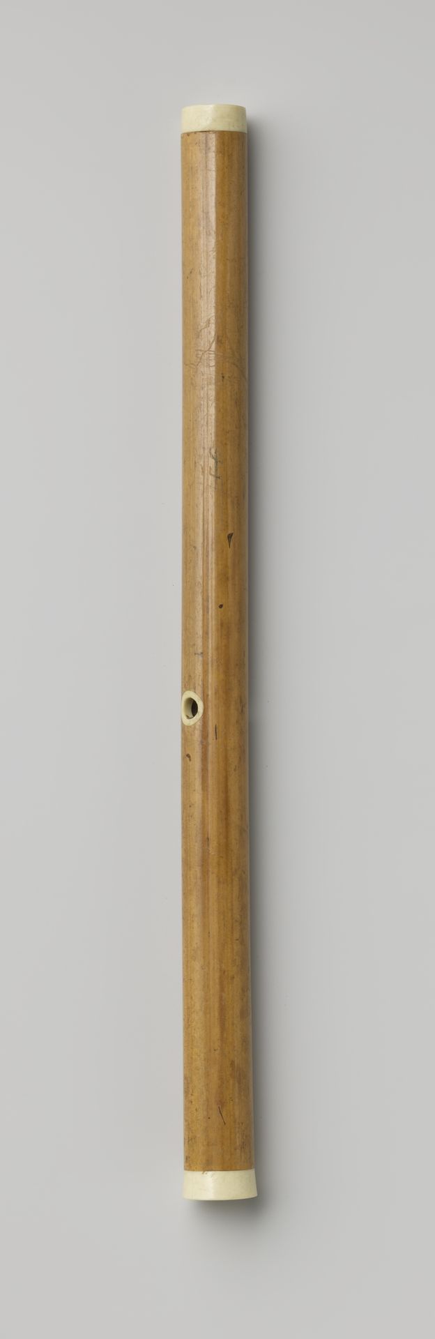 Handvat van hout, voor een paraplu of parasol,  met knop van been by Gustav Schnitzler