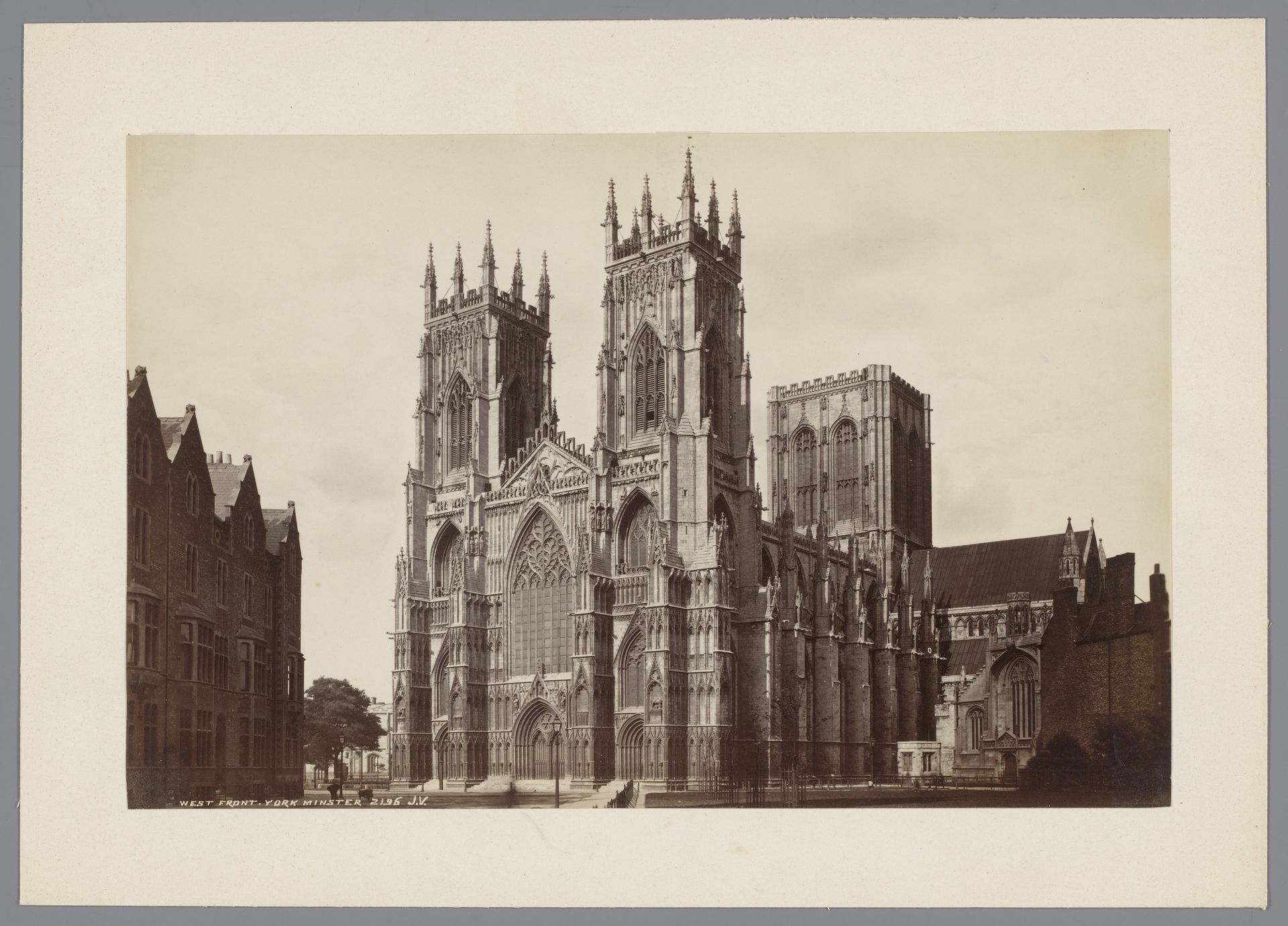 Westelijk front van de kathedraal van York by James Valentine