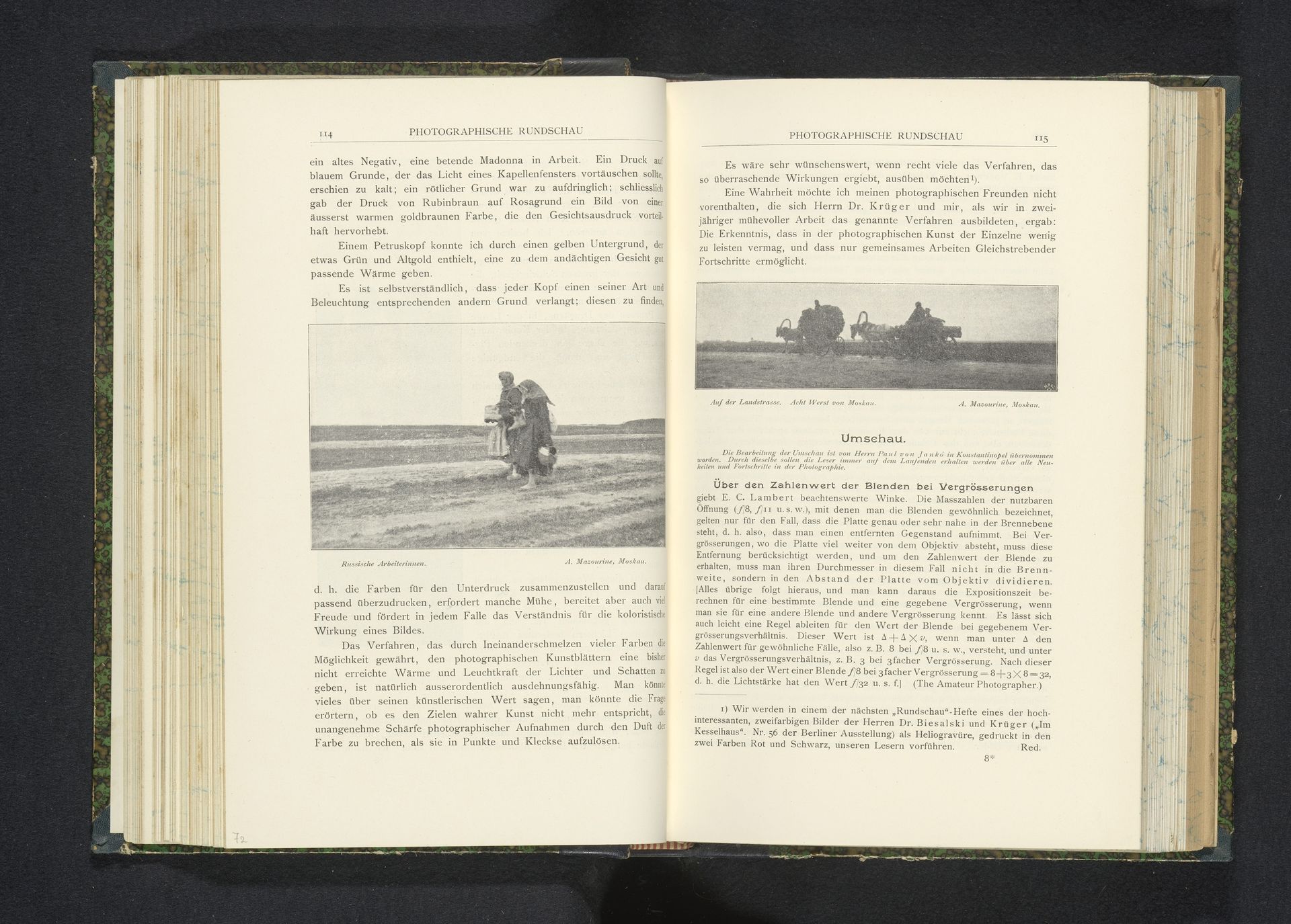 Tweetal Russische vrouwen werken op het land by Alexis Mazourine
