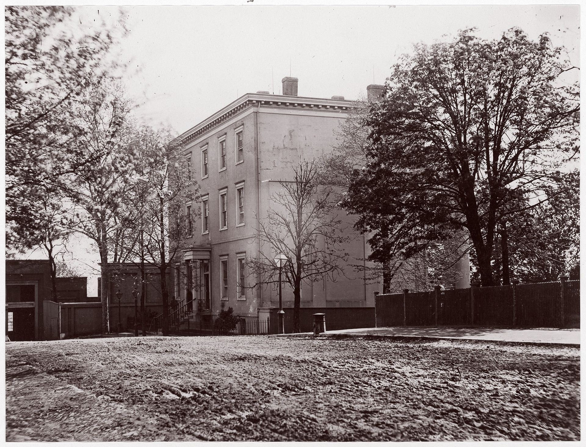 Jeff. Davis House, Executive Mansion, C.S.A., Richmond by Alexander Gardner