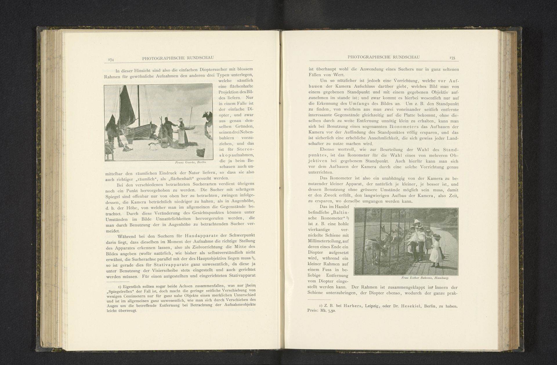 Vissers naast schepen op het strand by Franz Goerke