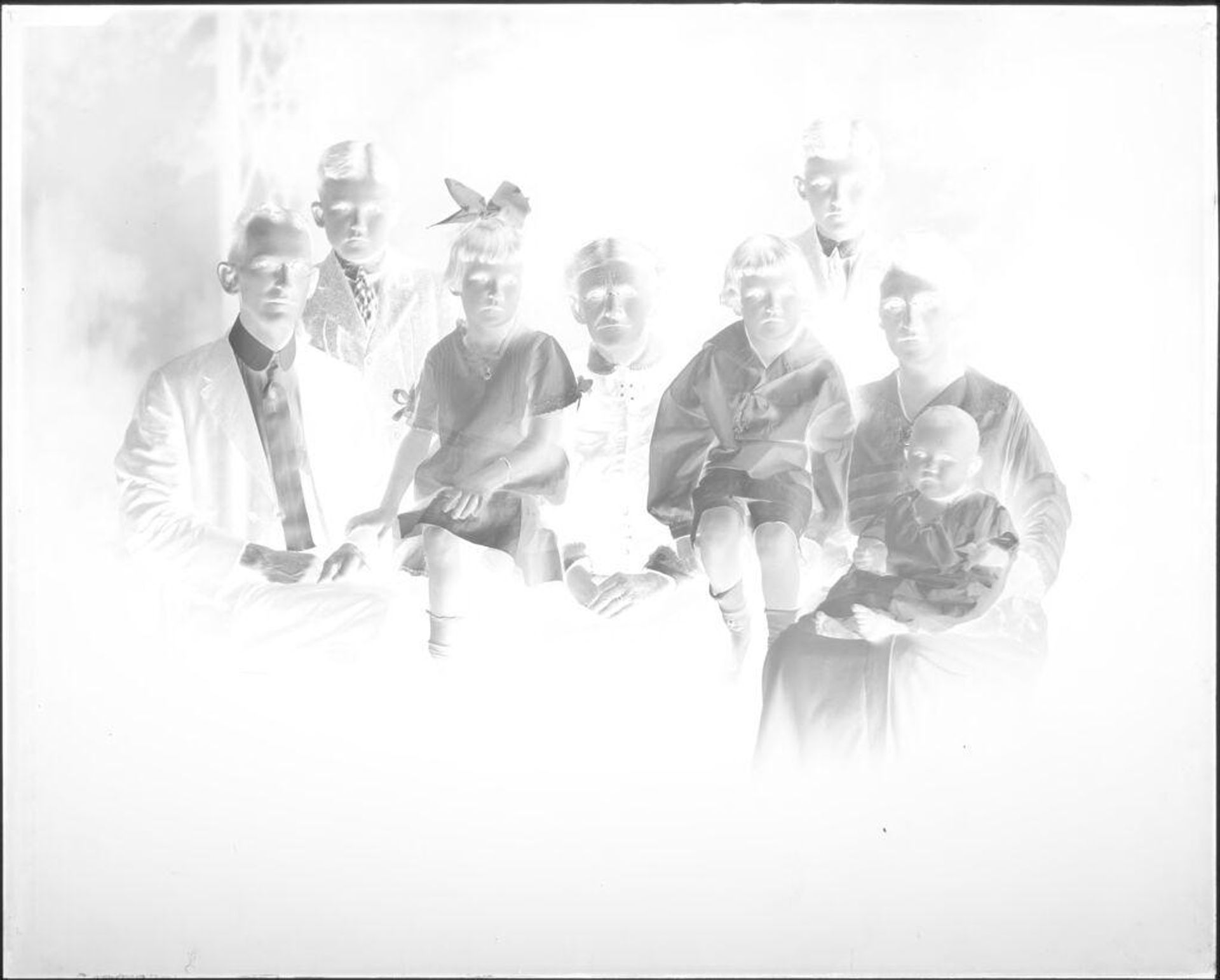 Untitled (family portrait: grandmother, parents, five children) by Hamblin Studio