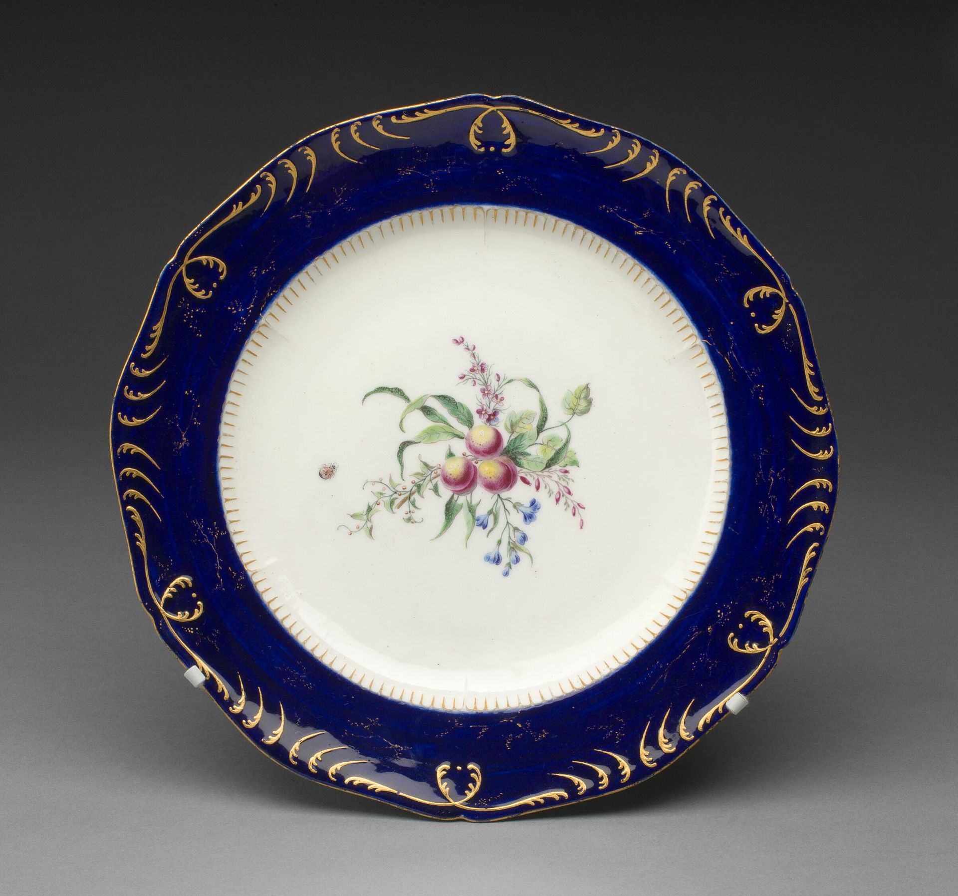 Plate by Manufacture de porcelaine de Vincennes