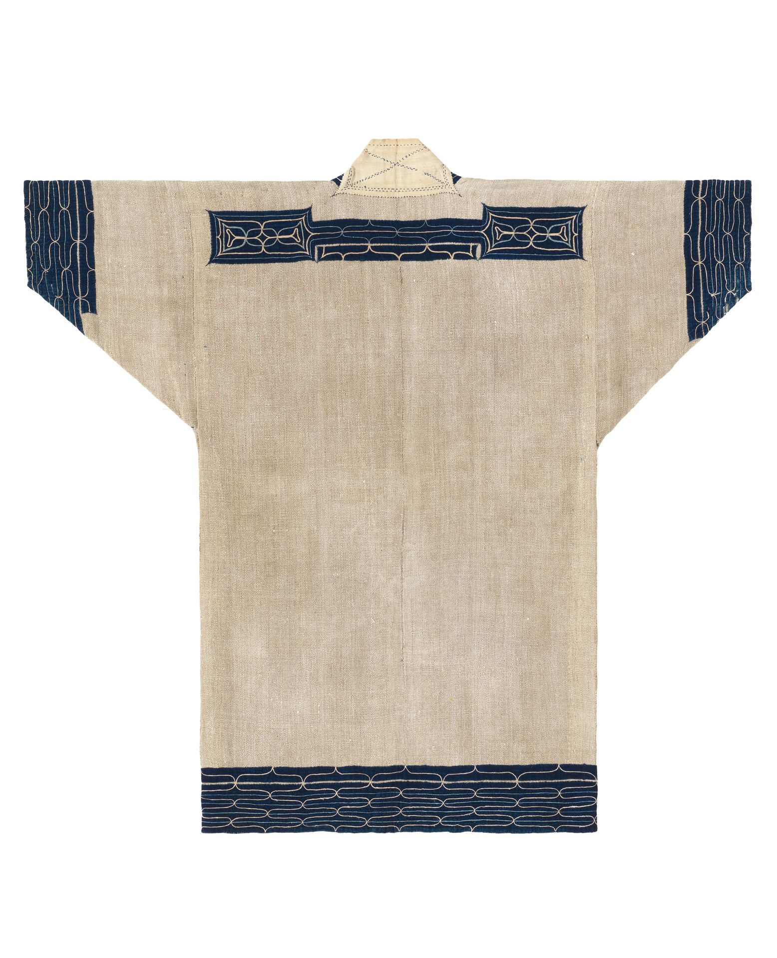 Retarpe robe with horizontal band by Anonymous