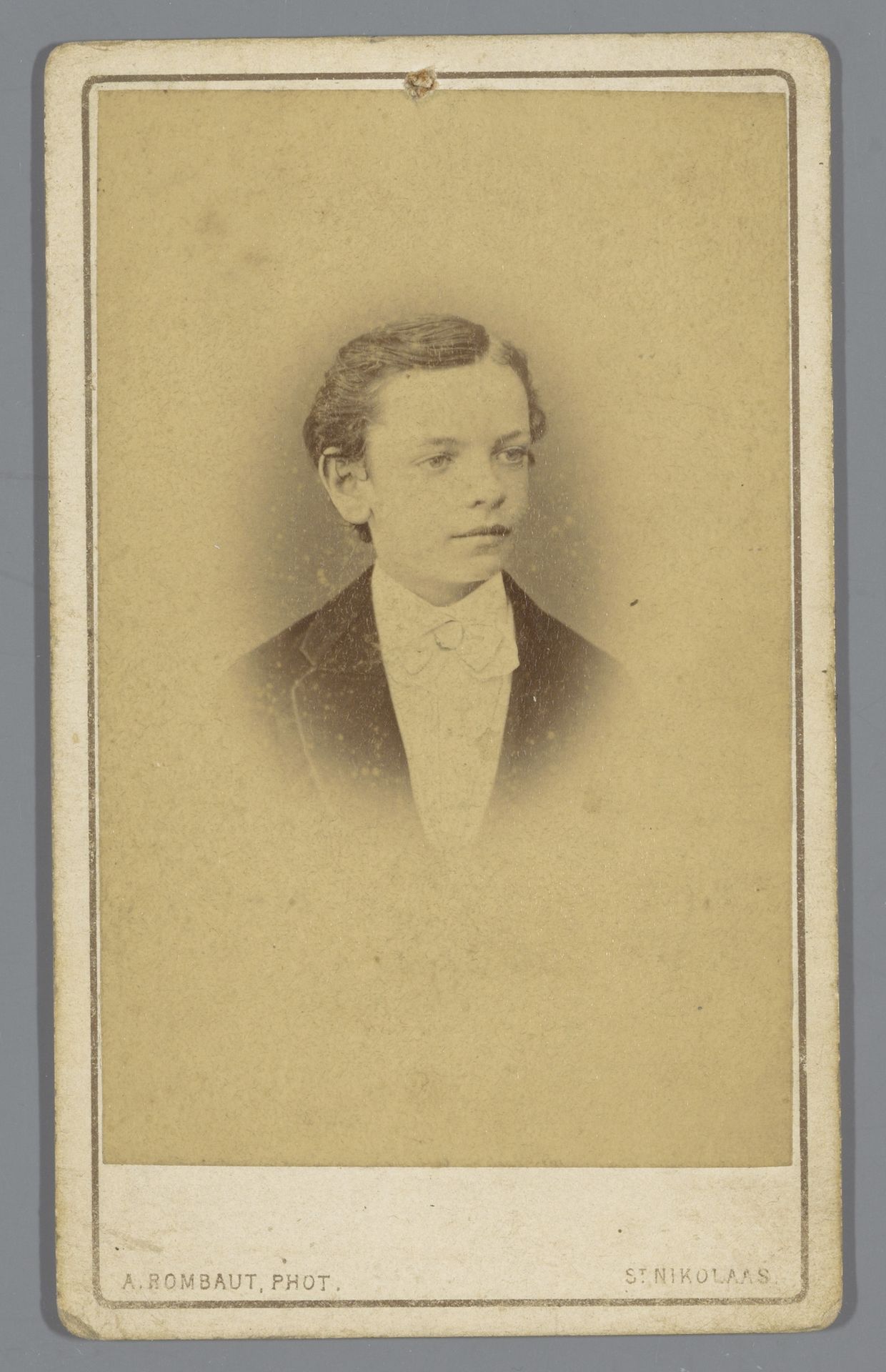 Portret van een onbekende jongen by August Rombaut