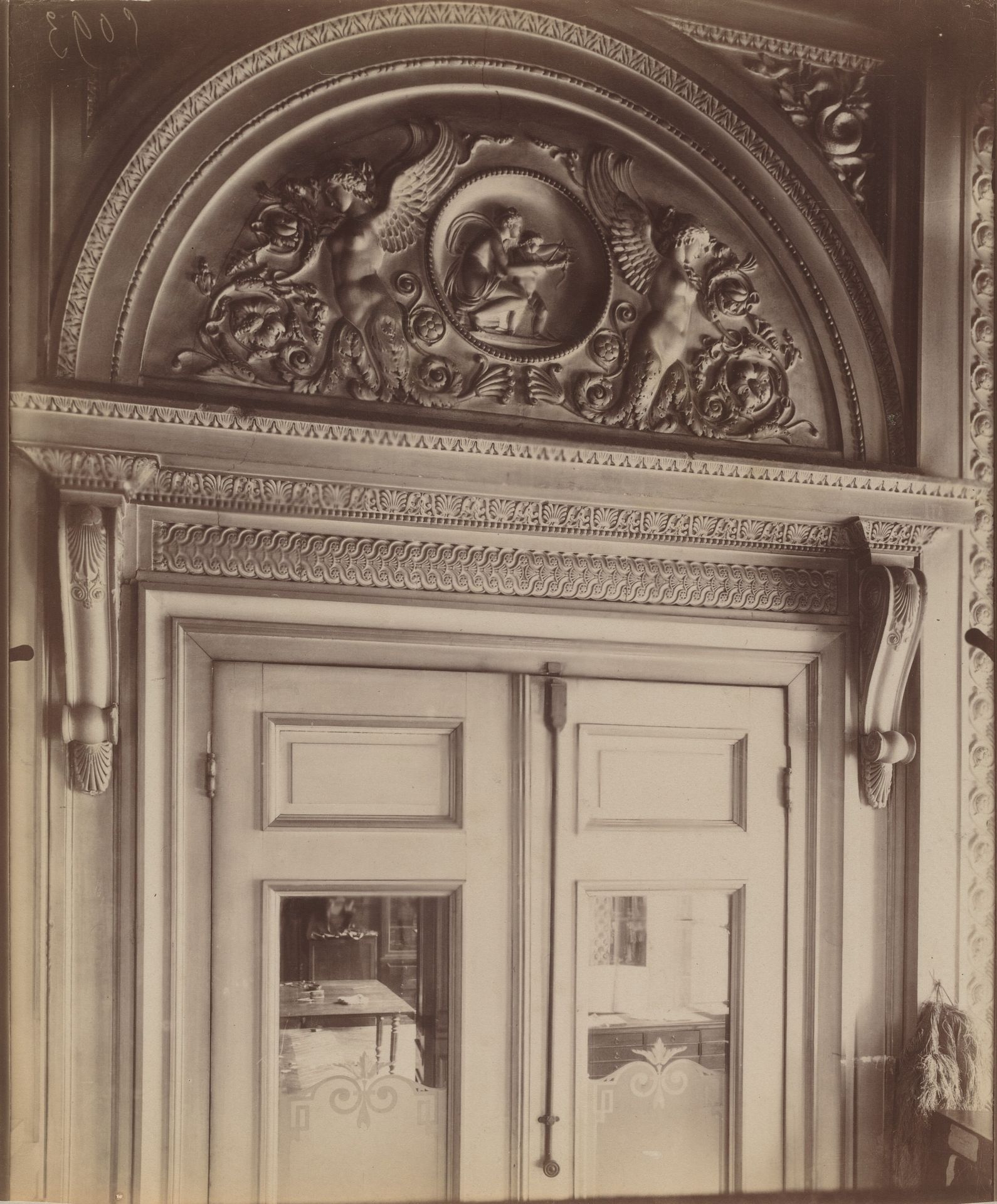 Hôtel Gouthières, 6 rue Pierre Bulet by Eugène Atget