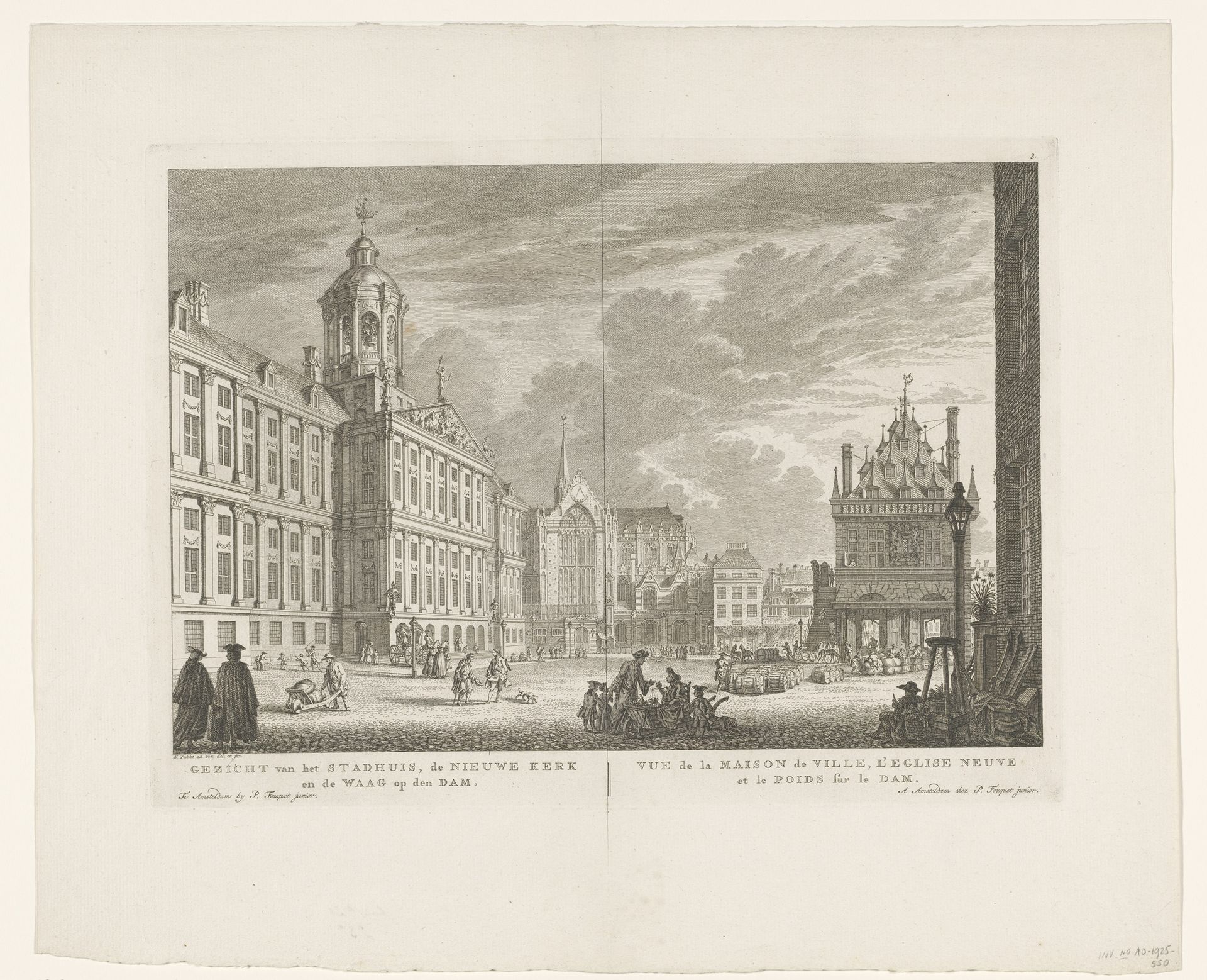 Gezicht op het Stadhuis, de Nieuwe Kerk en de Waag op de Dam te Amsterdam by Simon Fokke