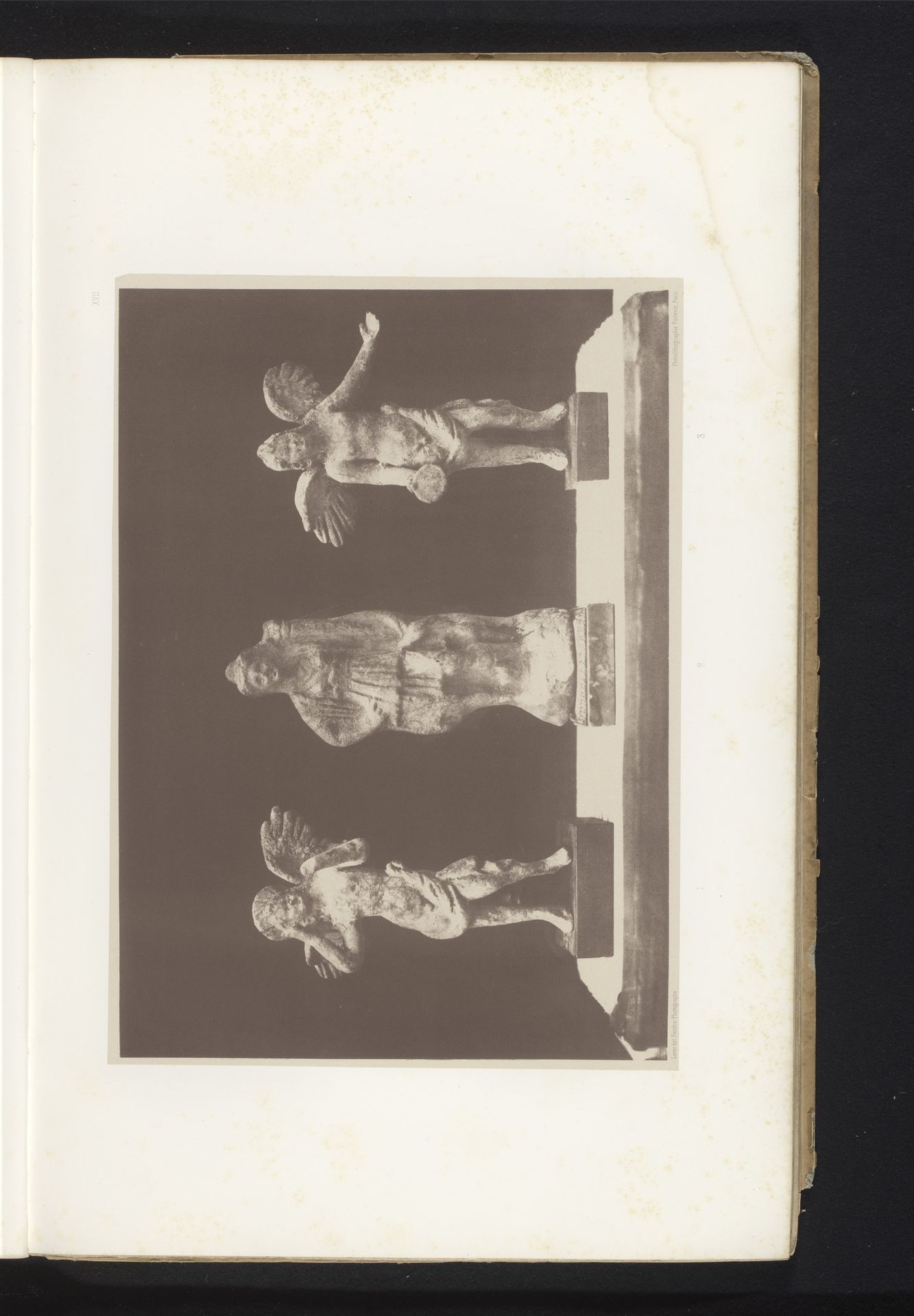 Drie terracotta sculpturen van Eros, Diana en Eros by Marcel Gustave Laverdet