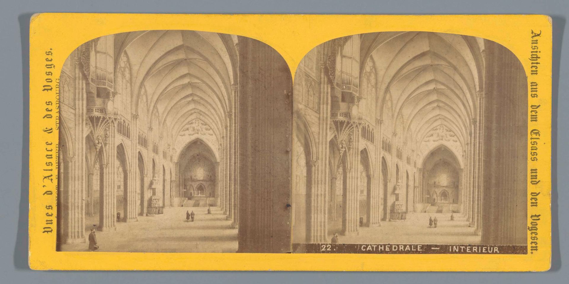 Gezicht op het interieur van het schip van de Notre-Dame in Straatsburg by F. Peter