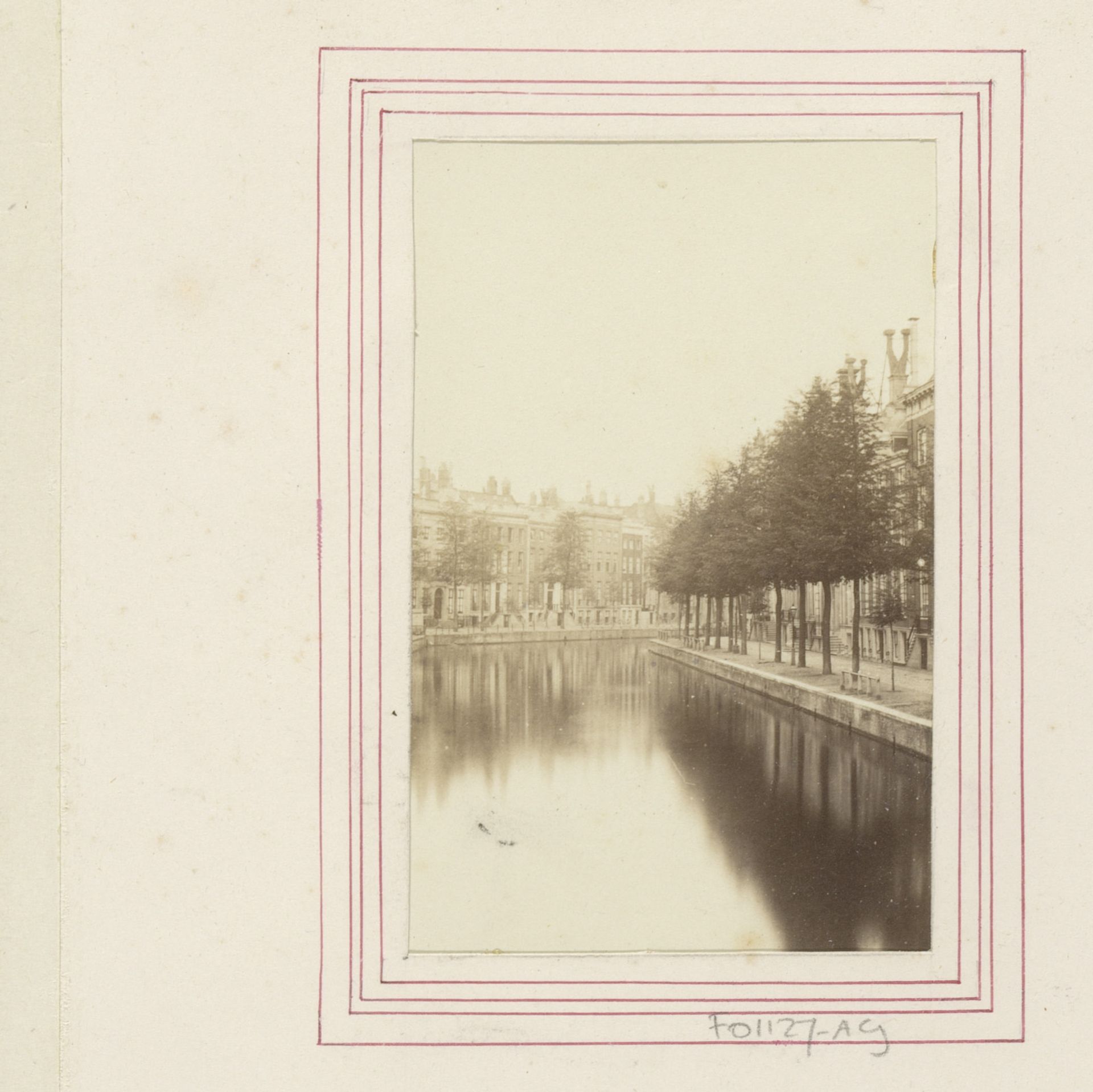 Bocht in de Herengracht in Amsterdam by Pieter Oosterhuis