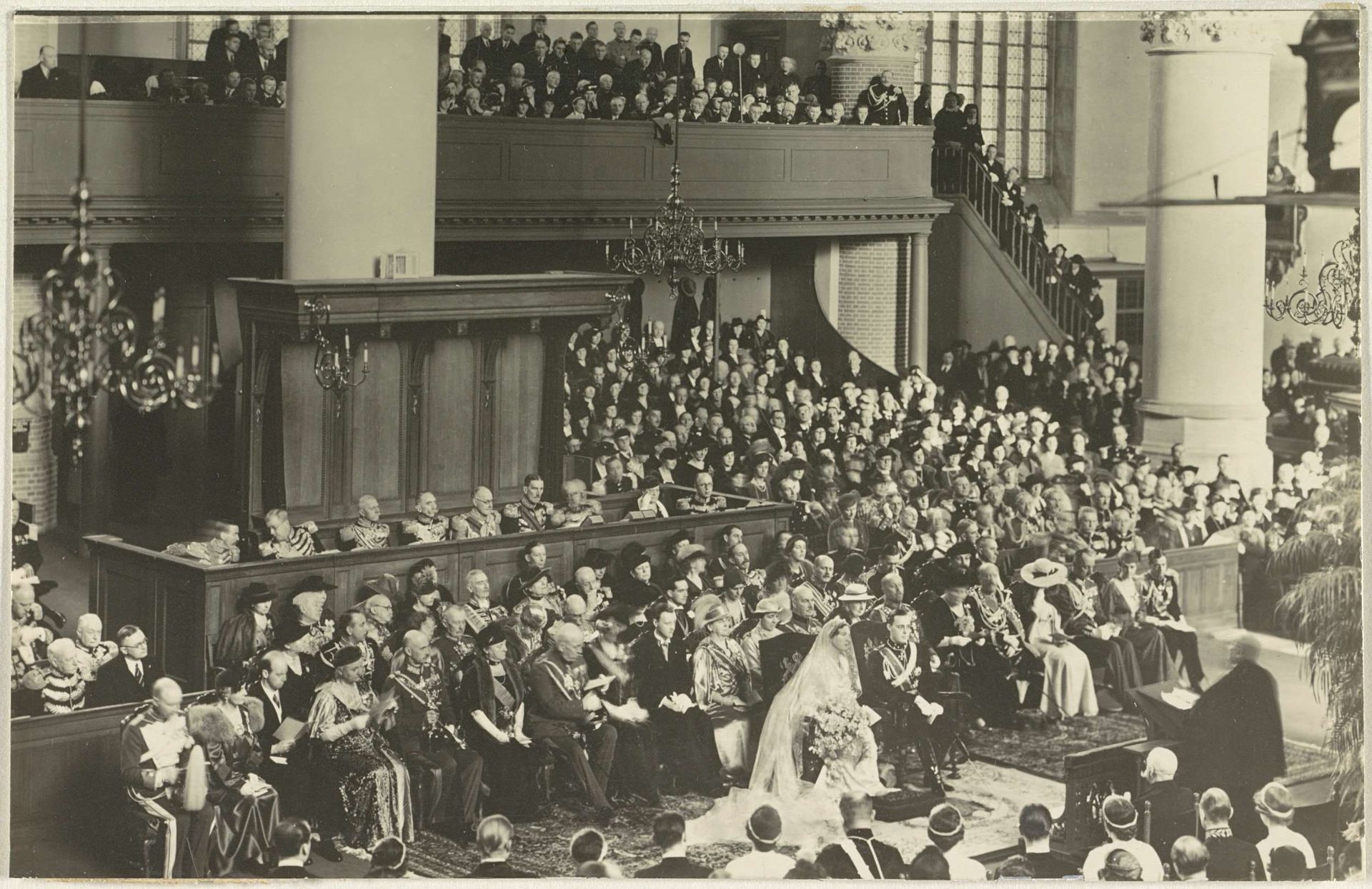 Huwelijk van Juliana, koningin der Nederlanden, en Bernhard van Lippe-Biesterfeld in de Grote Kerk te Den Haag op 7 januari 1937 by Franz Ziegler