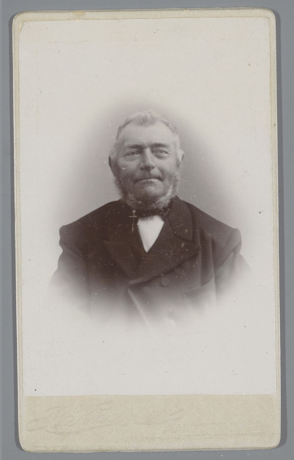Portret van een man, aangeduid als Wiedemeijer by B. Knopper
