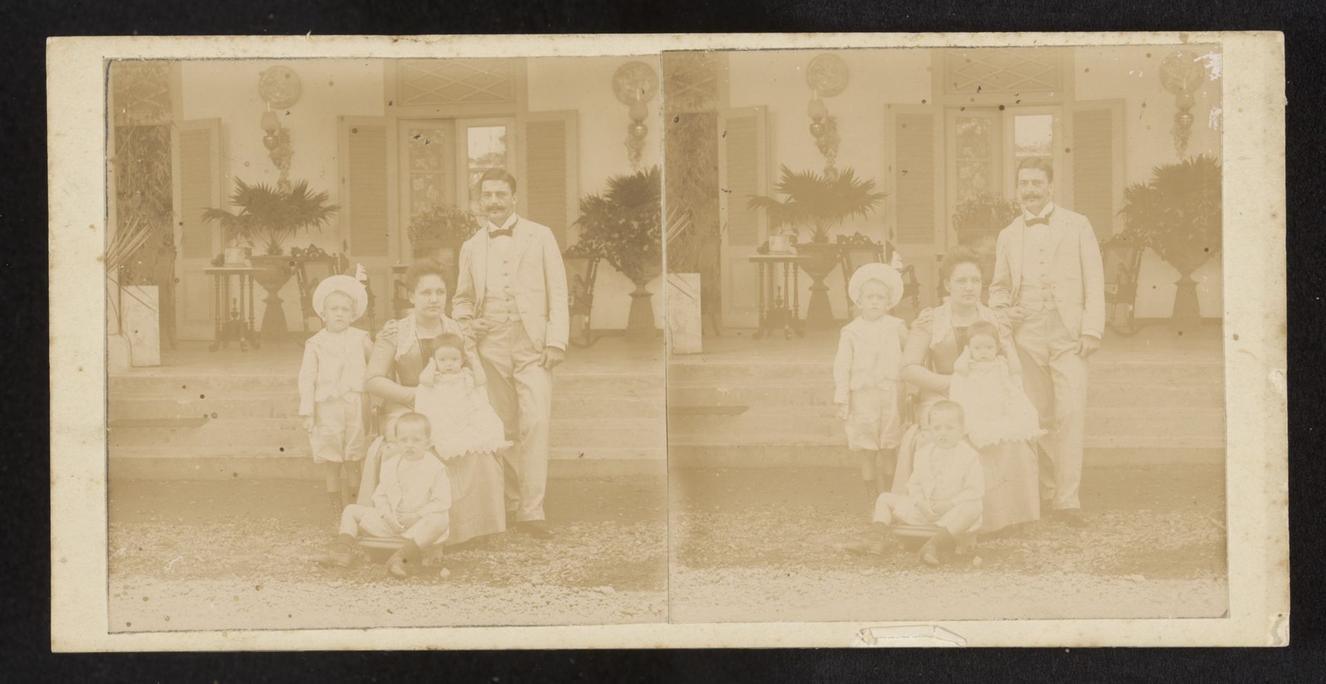 Familieportret by Robert Julius Boers