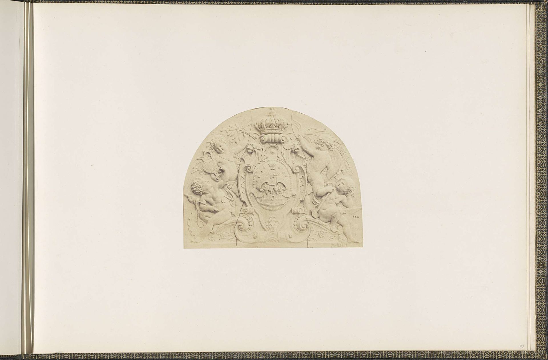 Gipsmodel voor beeldhouwwerk op het Palais du Louvre: "L'Industrie" door Jean-Baptiste Revillon by Edouard Baldus