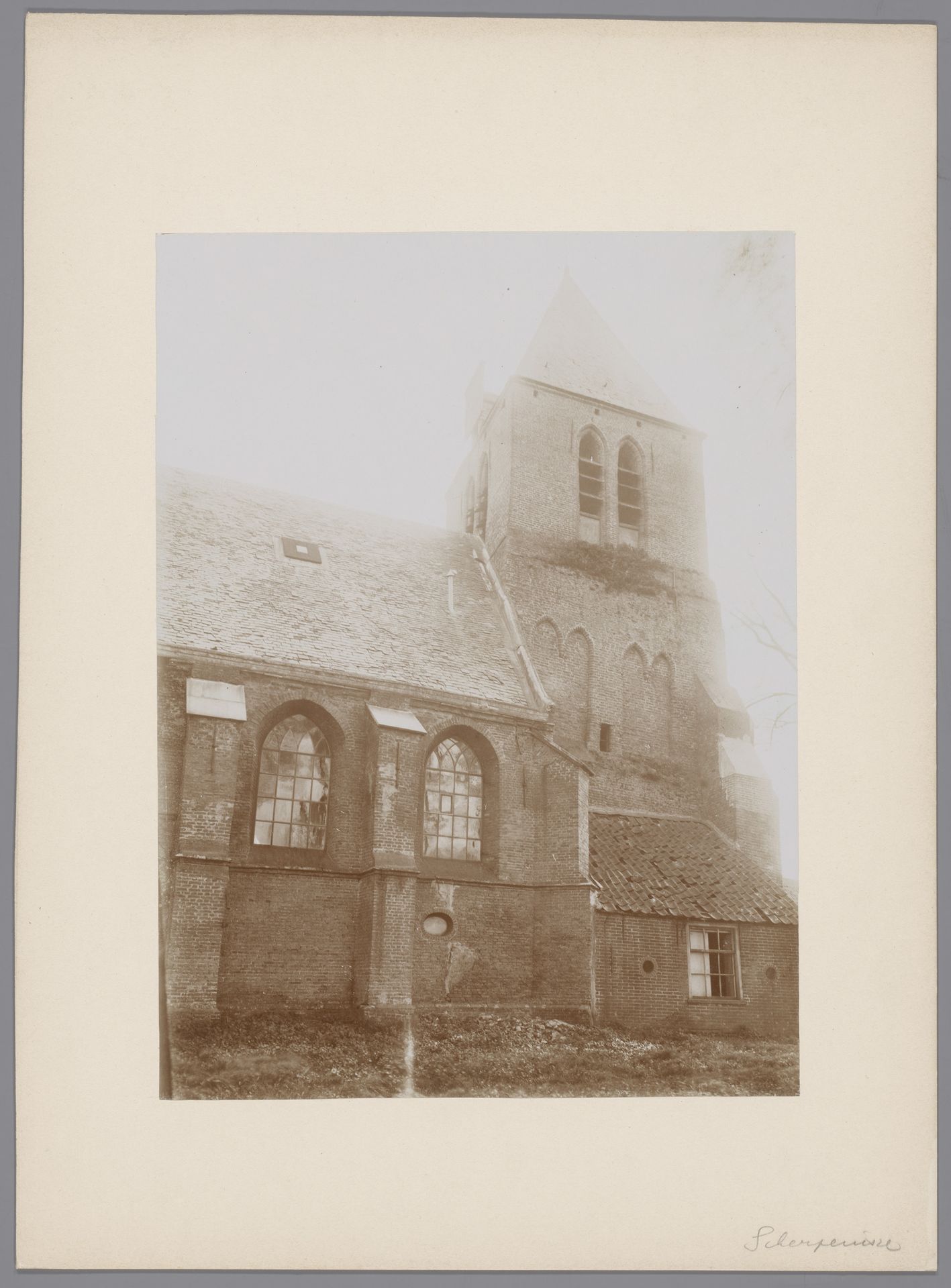 Noordzijde van het schip van de Hervormde Kerk te Scherpenisse by anoniem (Monumentenzorg)
