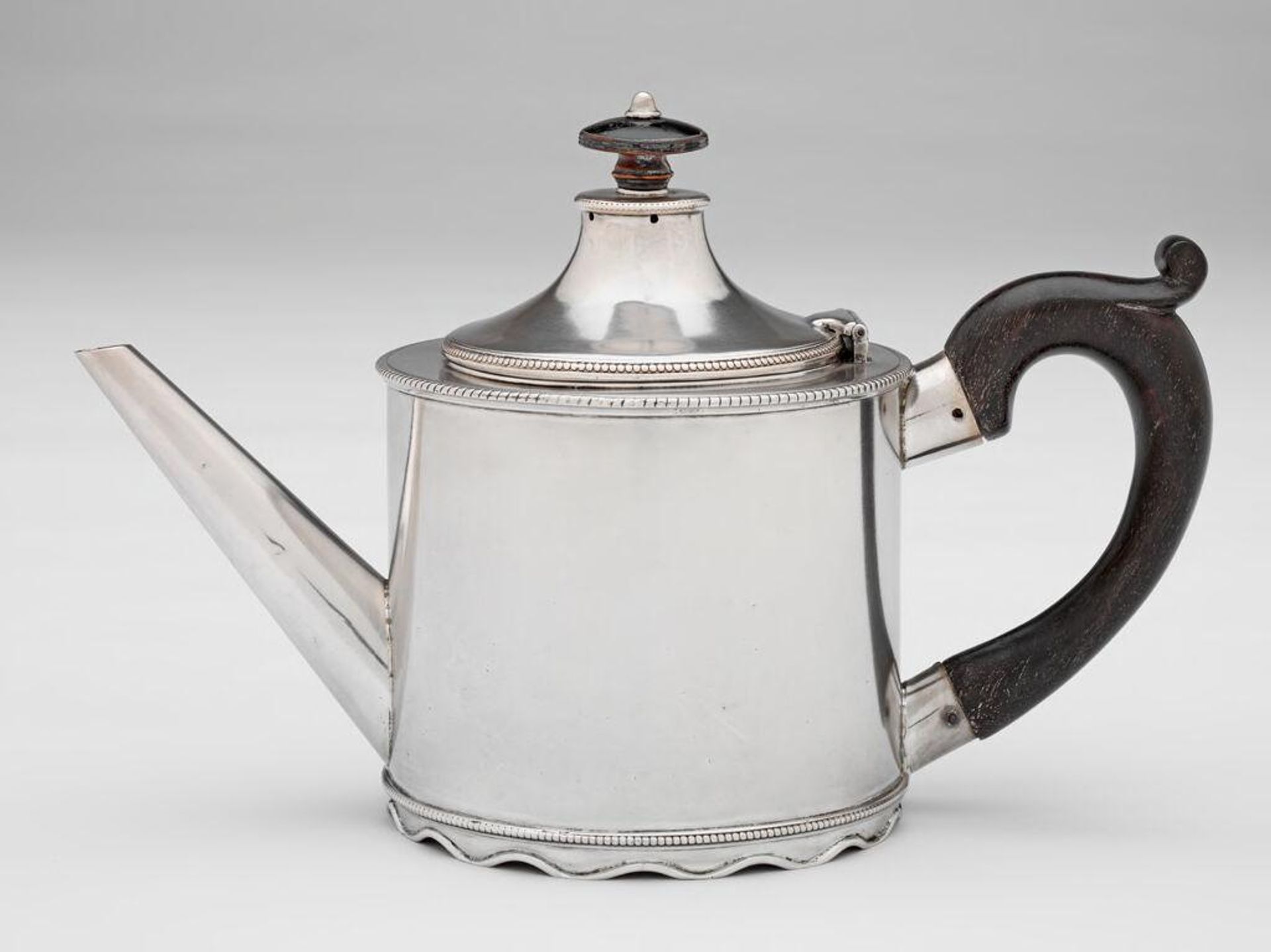 Teapot by Makerâs mark SW