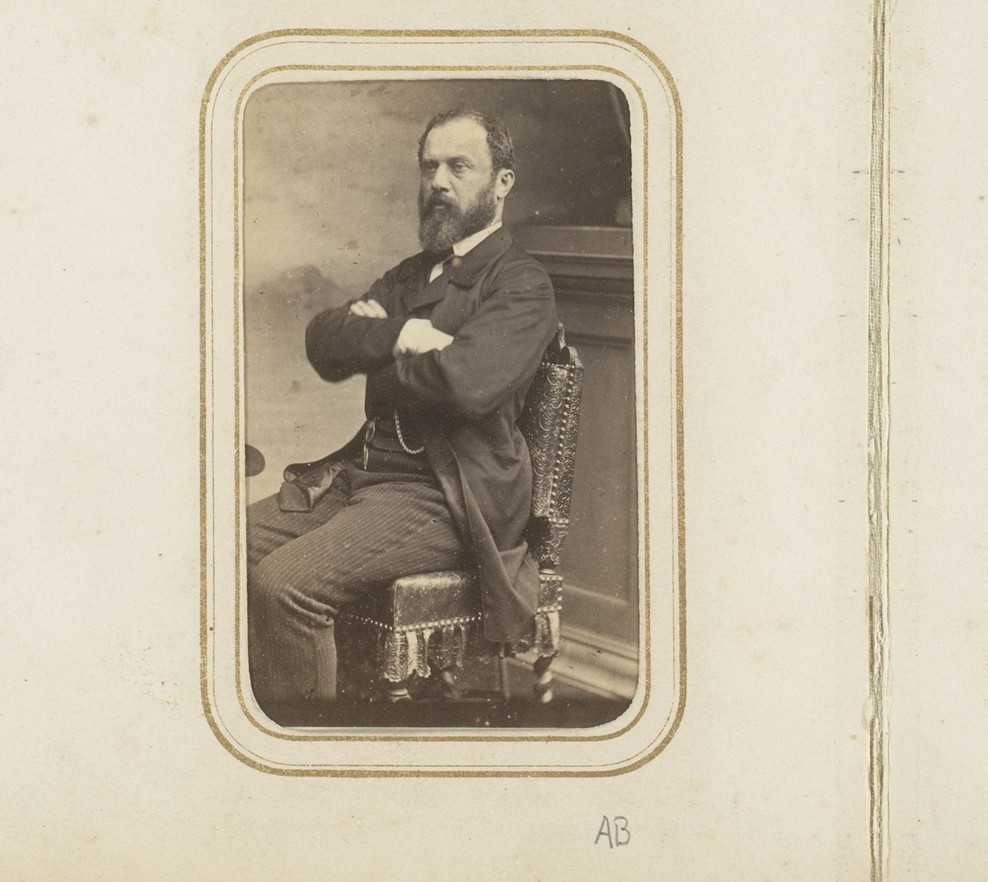 Portret van een zittende man met baard by Wegner & Mottu