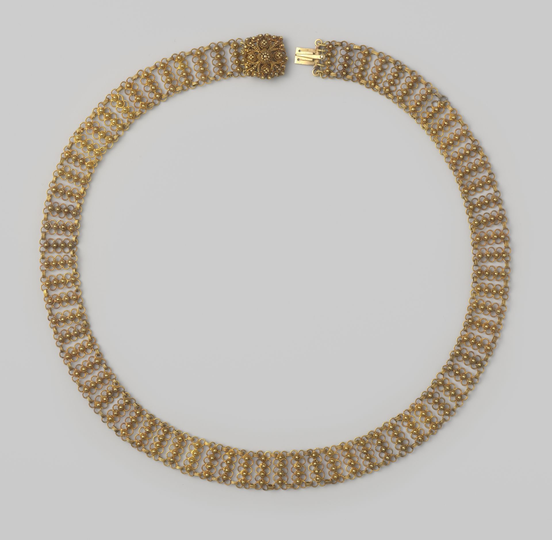 Collier by J.J.R. van de Wilde