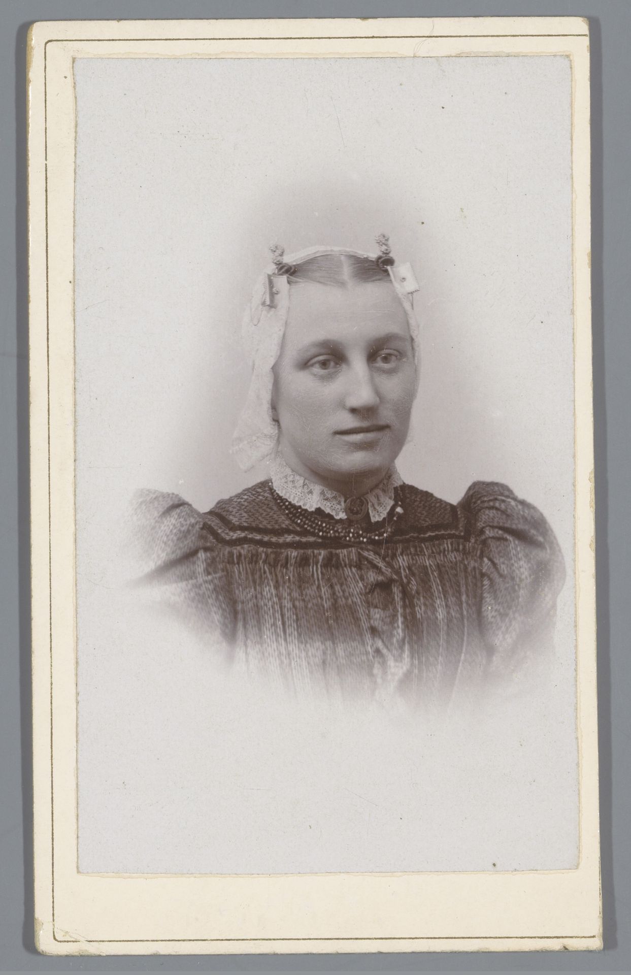 Portret van Neeltje Buurs by Gebroeders IJpma