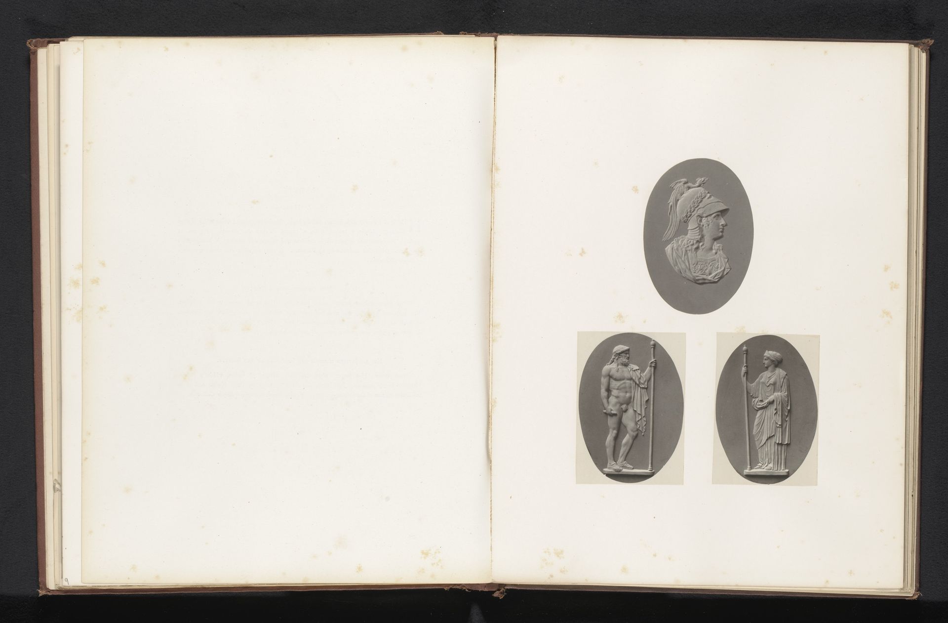 Bas-reliëfs van Minerva, Juno met een scepter en Jupiter met bliksemschicht en een scepter by Joseph Cundall