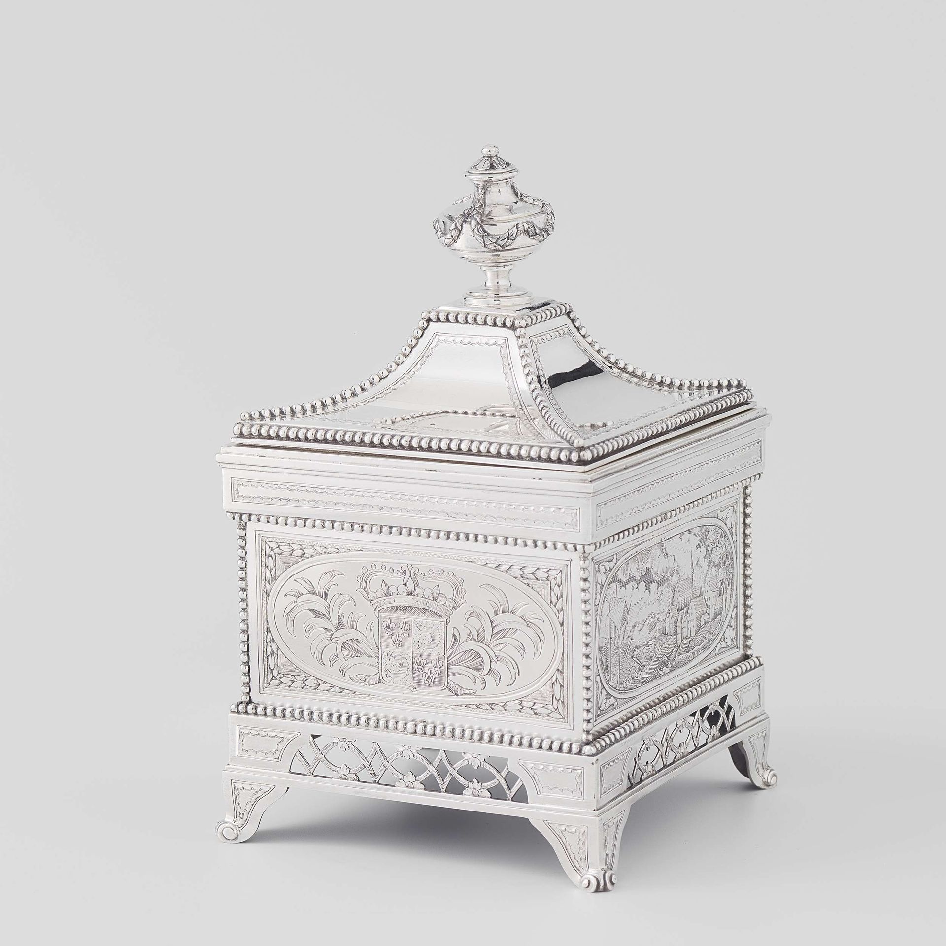 Tabakspot, vervaardigd als herinnering aan de toekenning op 26 januari 1787 door de Académie Royale et Patriotique van Valence, van een ereprijs aan Adriaan Paets van Troostwijk (1752-1837) en Cornelis Kraijenhoff (1758-1840) by Johannes Schiotling