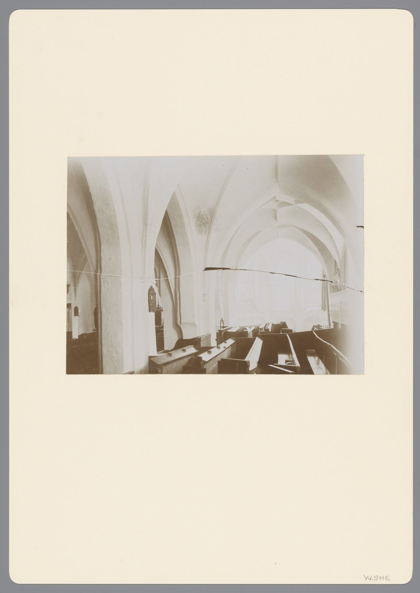 Interieur van de Nicolaaskerk te Wijhe by anoniem (Monumentenzorg)
