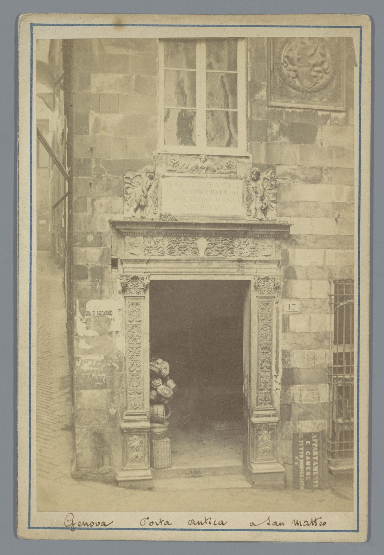 Gezicht op de Porta San Matteo in Genua by Celestino Degoix