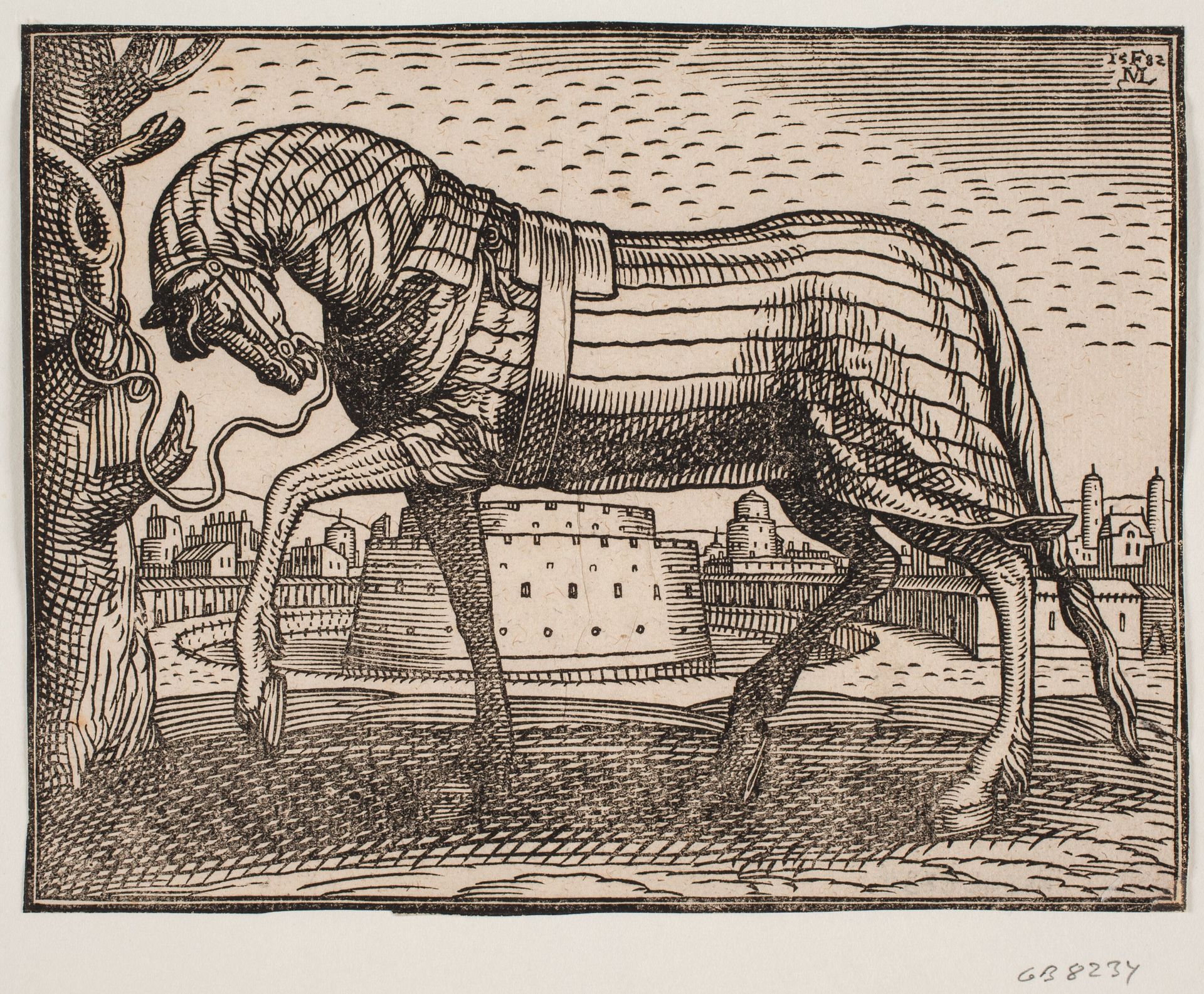 Hest, dækket af skaberak, profil mod v., tøjret til et træ; i baggrunden by med kegleformet borg i cirkulær vandgrav by Melchior Lorck