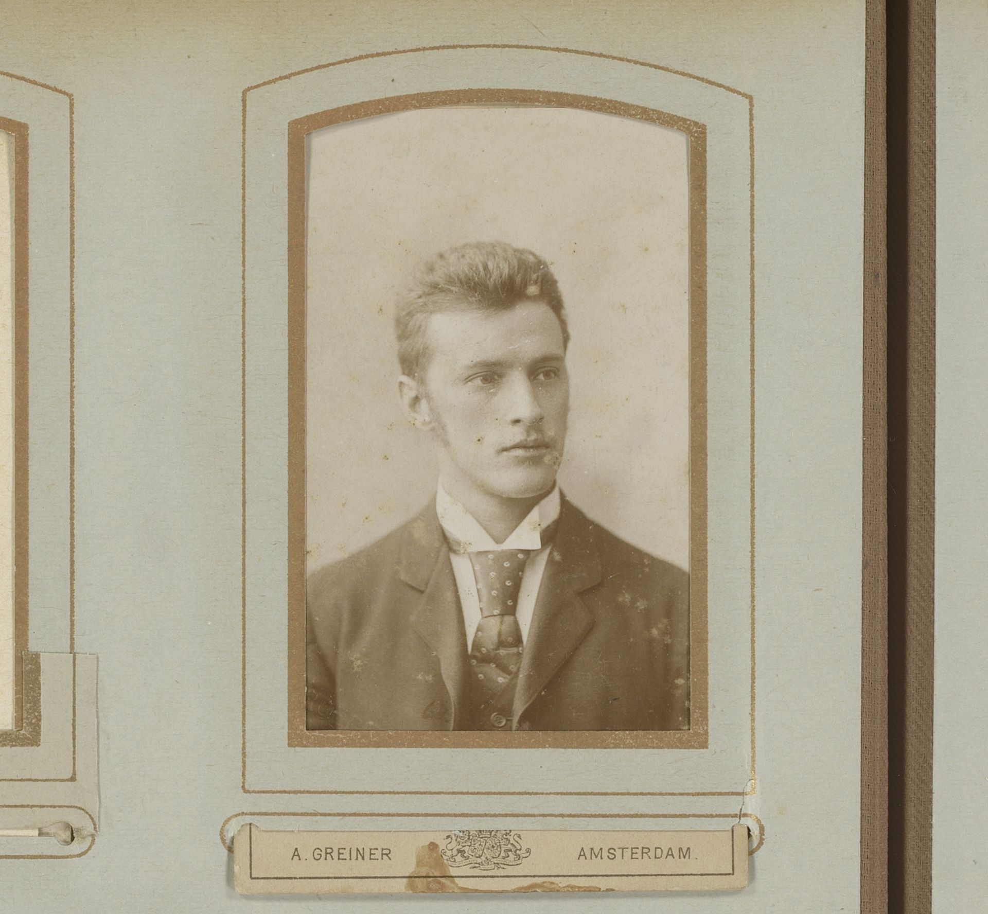 Portret van een man by Albert Greiner