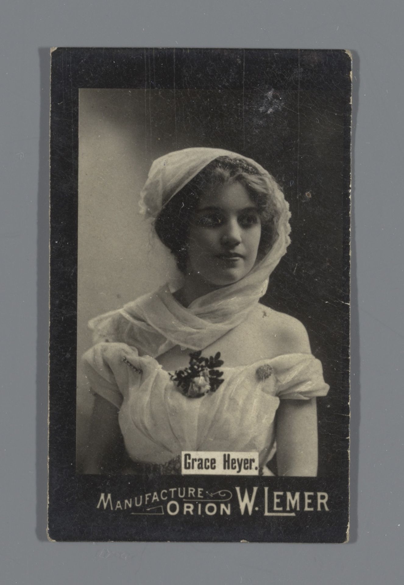 Portret van Grace Heyer, reclame voor Orion W. Lemer by Anonymous