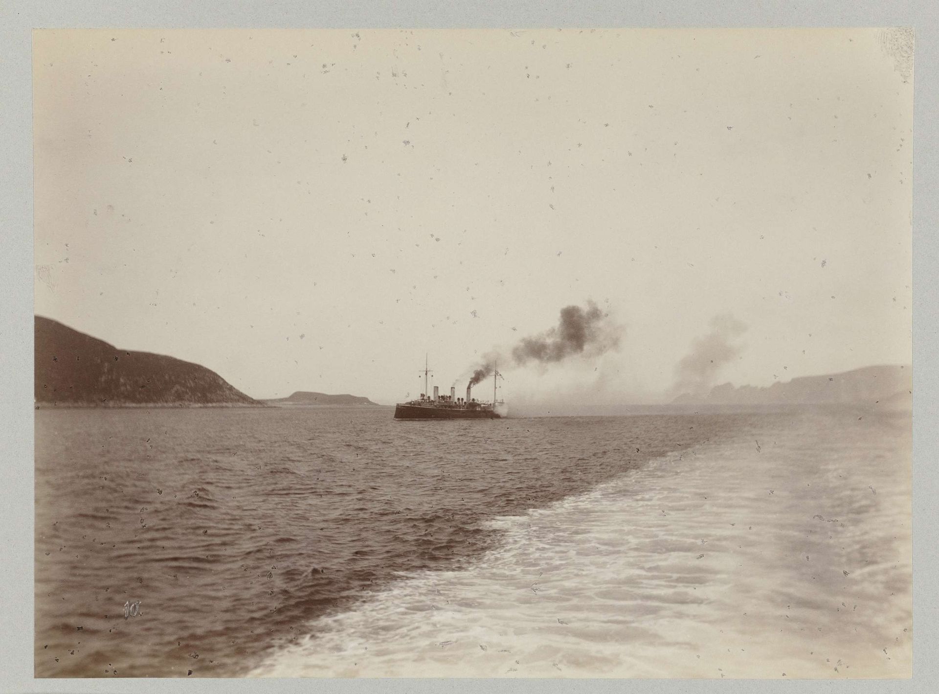 Stoomschip op zee by Paul Güssfeldt