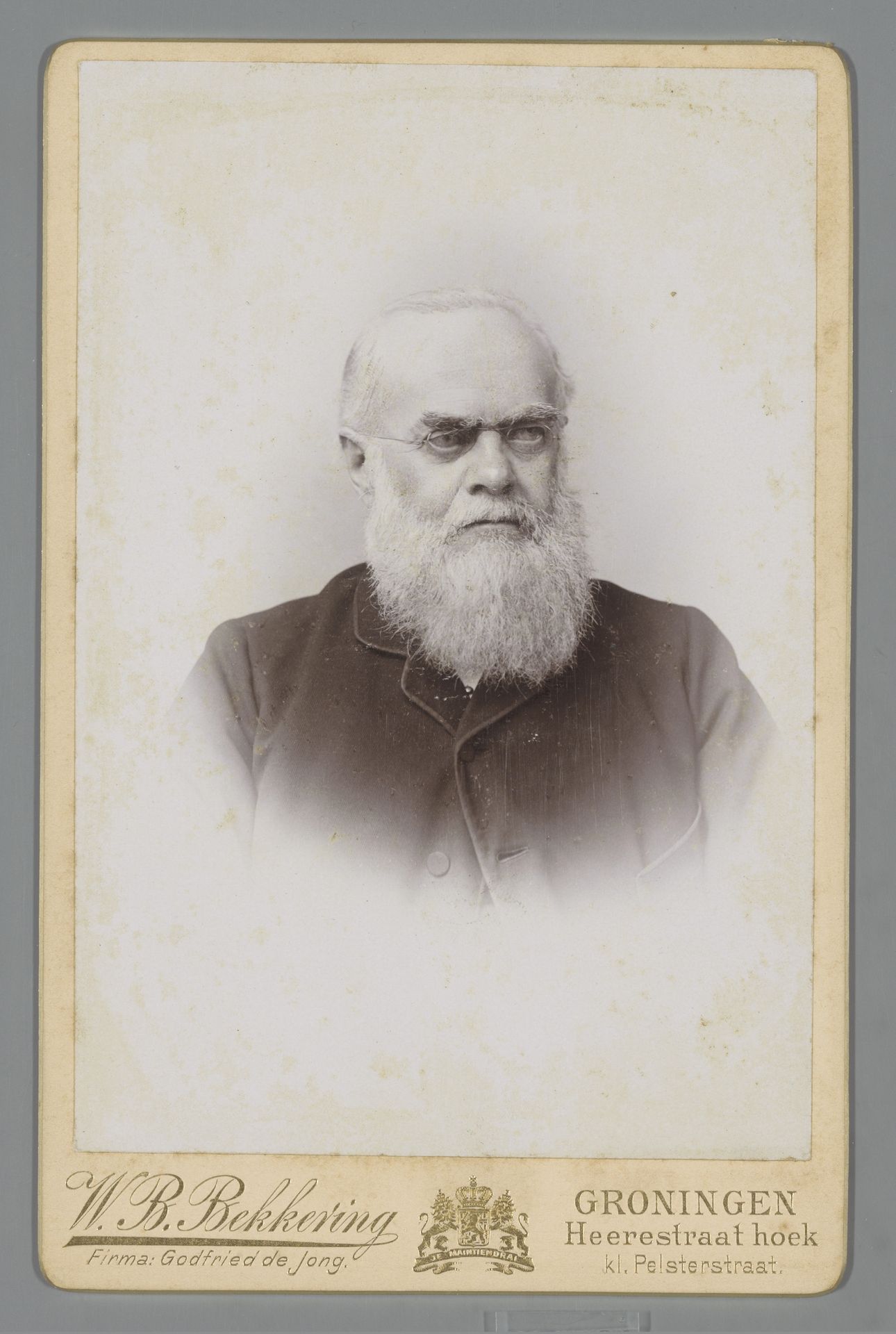 Portret van een man met bril by Willem Bernard Bekkering