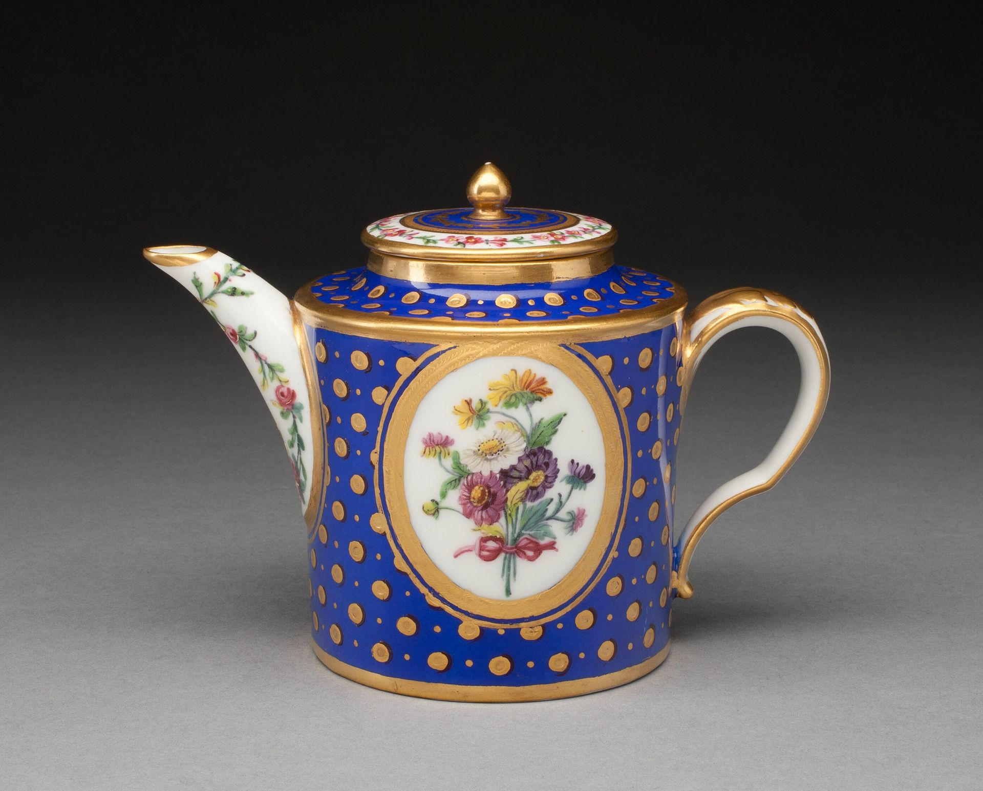 Teapot by Manufacture nationale de Sèvres