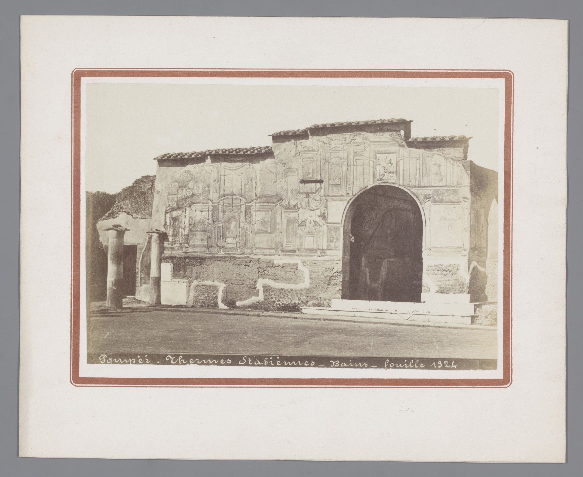 Exterieur van de Stabiaanse thermen te Pompeï by Giorgio Sommer