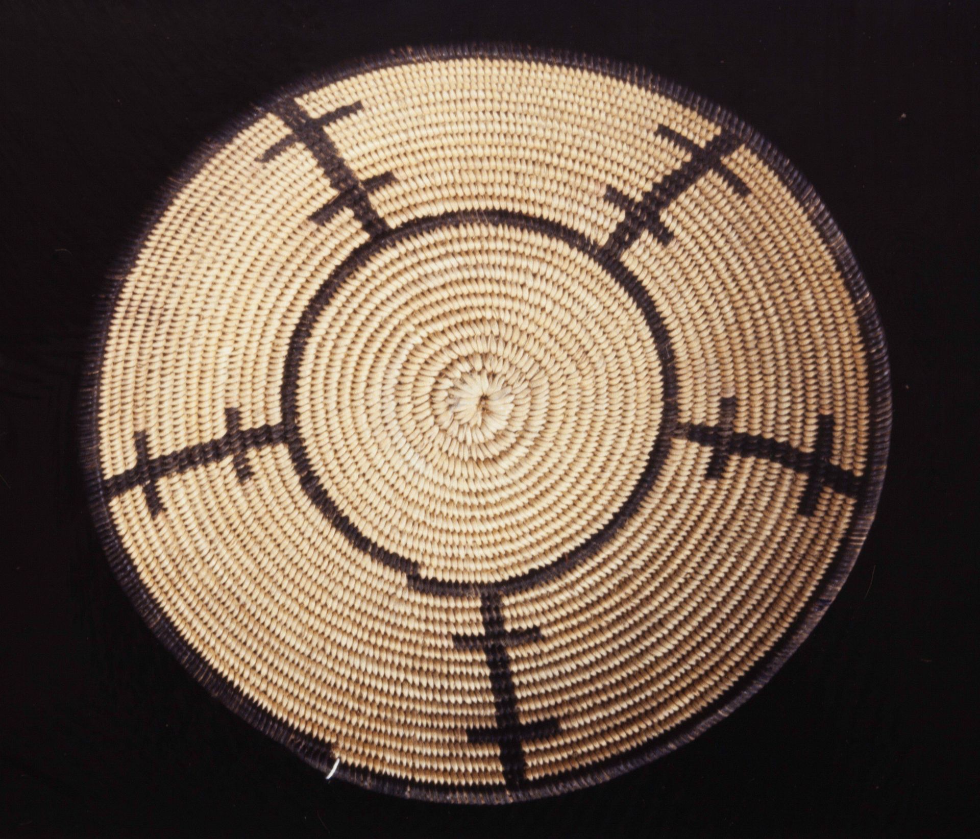 Basket by Indé (Apache)