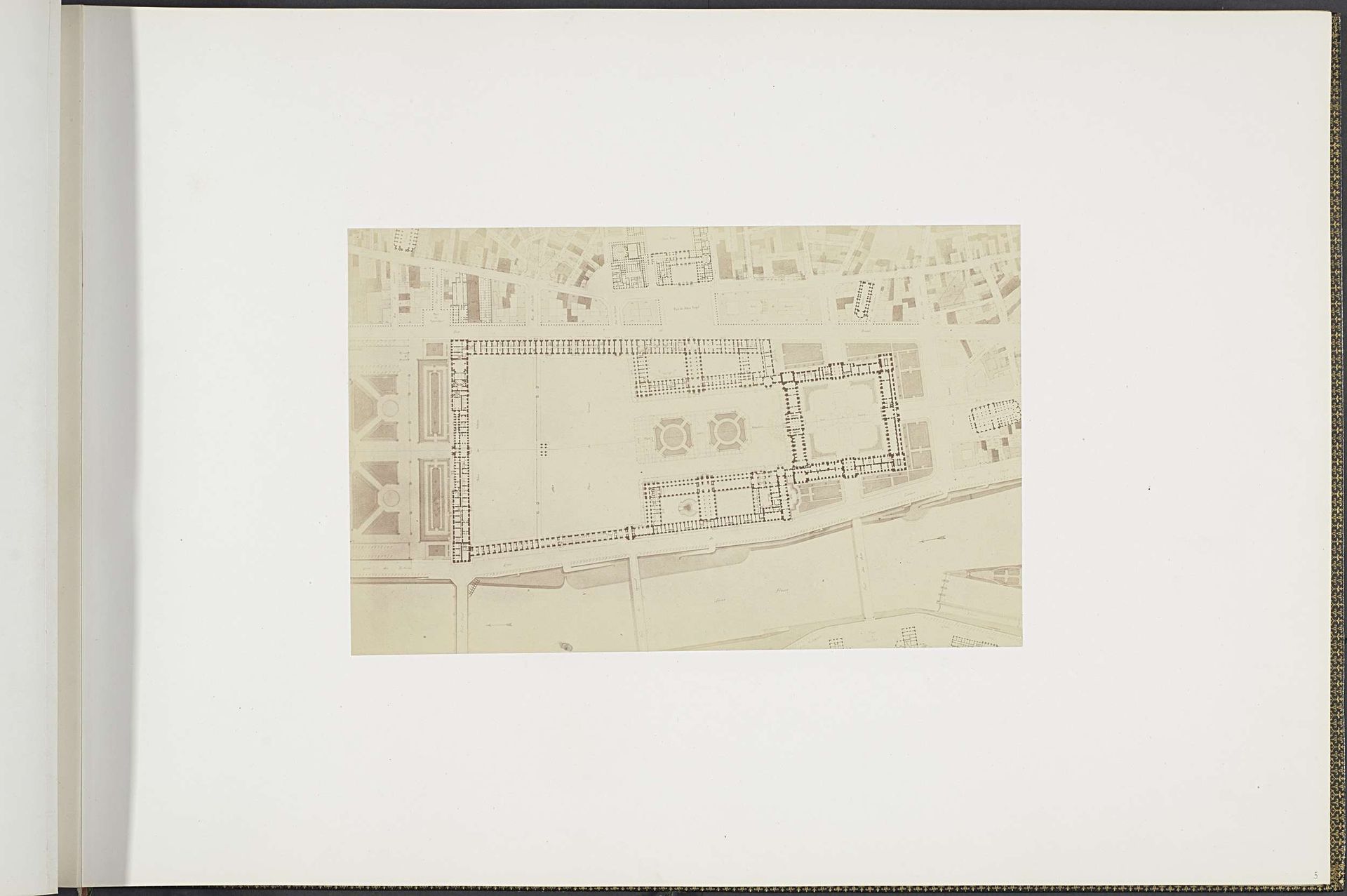 Plattegrond van het Nieuwe Louvre volgens ontwerp van architect L. Visconti by Edouard Baldus