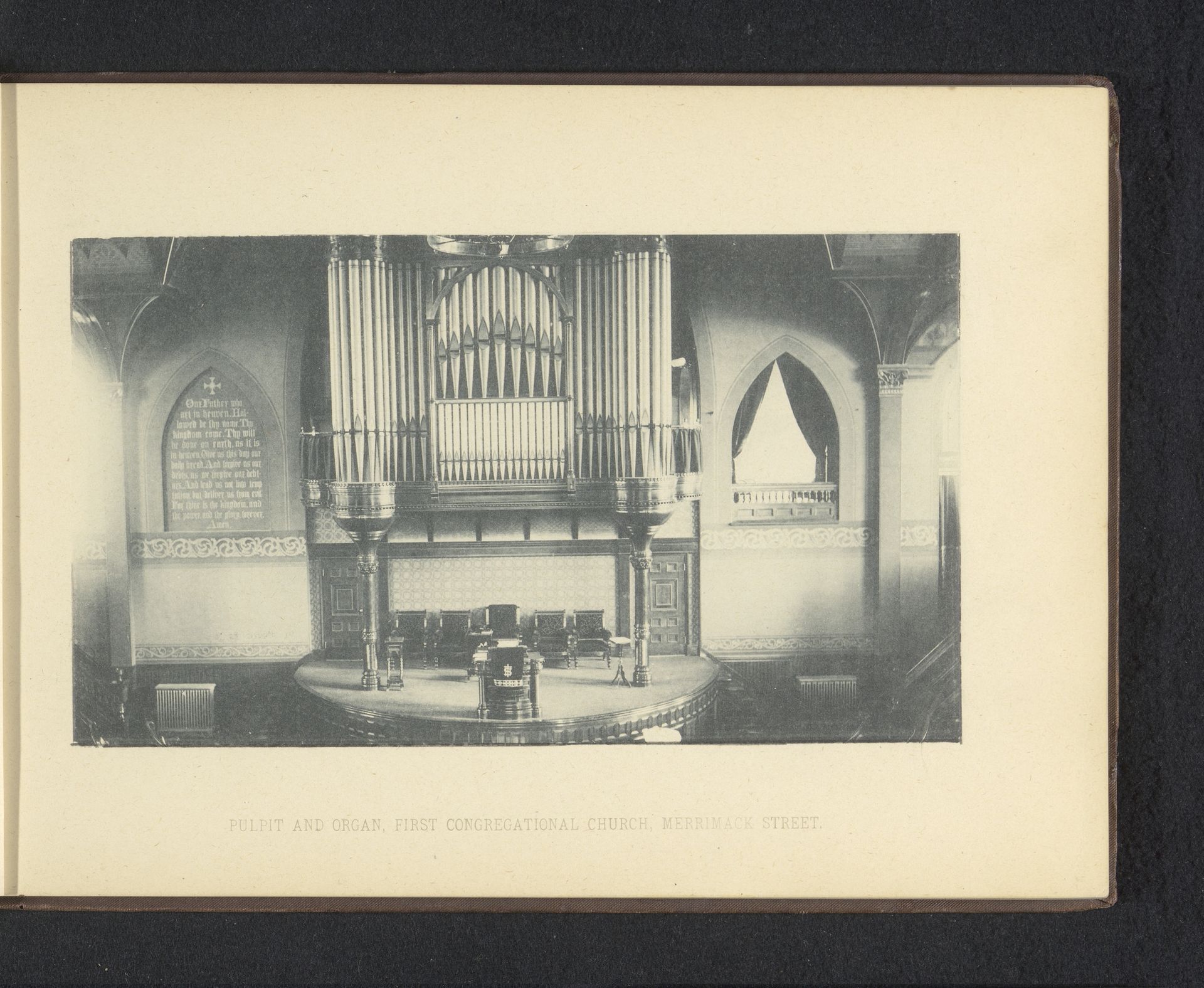 Interieur van de Pawtucket Congregational Church te Lowell by Anonymous