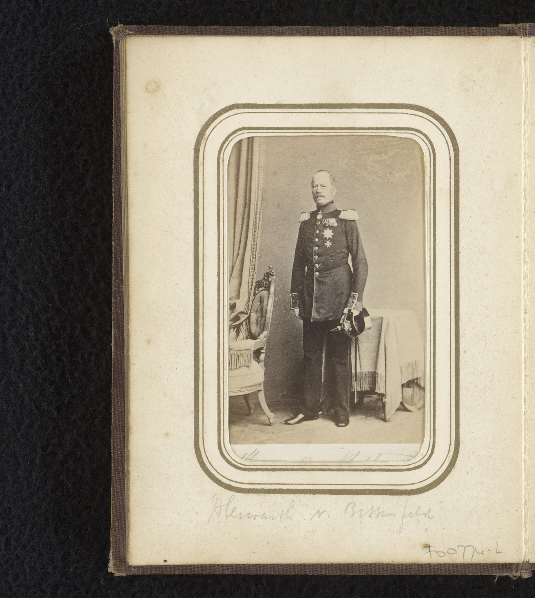 Portret van Karl Eberhard Herwarth von Bittenfeld in uniform by Anonymous