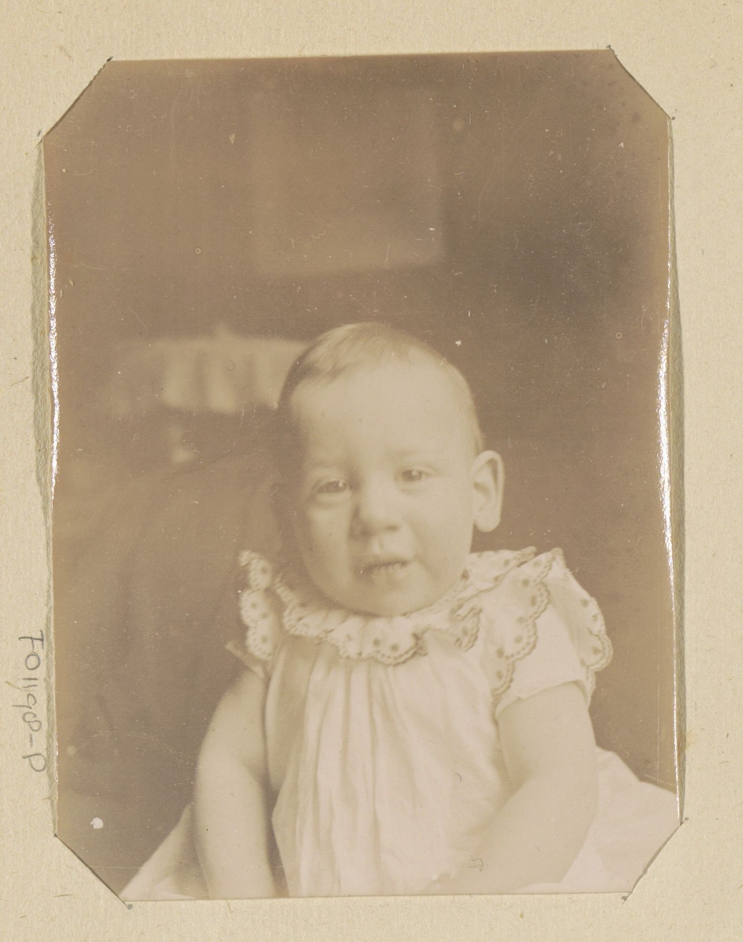 Portret van een peuter, mogelijk Carl of Lucia Piek by Johanna Margaretha Piek