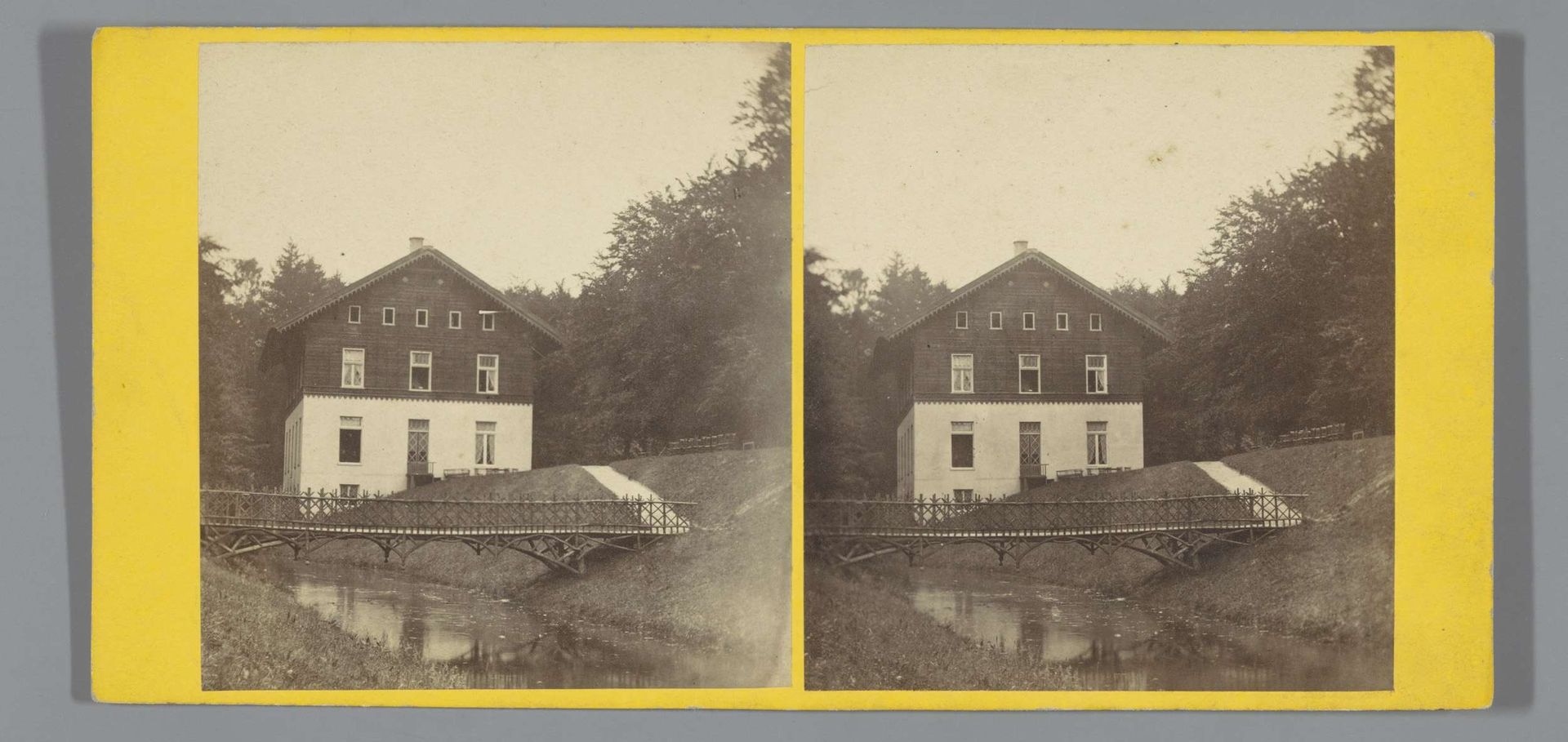 Gezicht op een hotel op landgoed Beekhuizen bij Velp by Pieter Oosterhuis