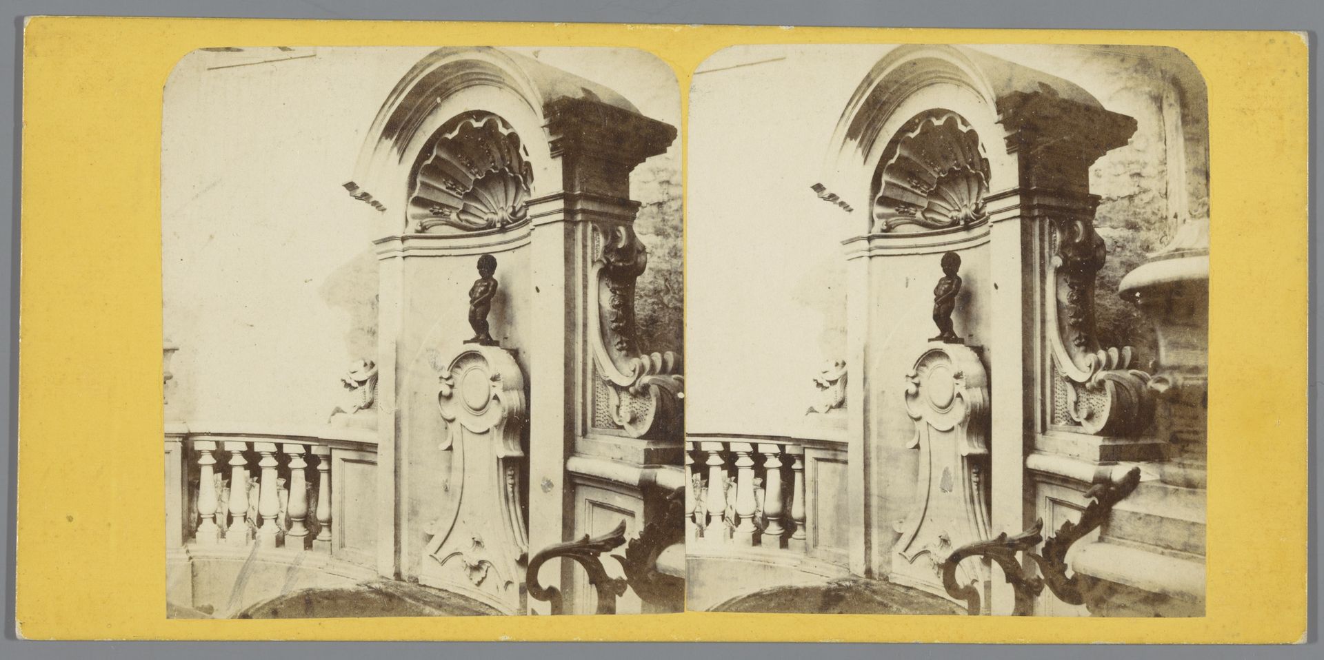 Gezicht op Manneken Pis in Brussel by Athanase Clouzard