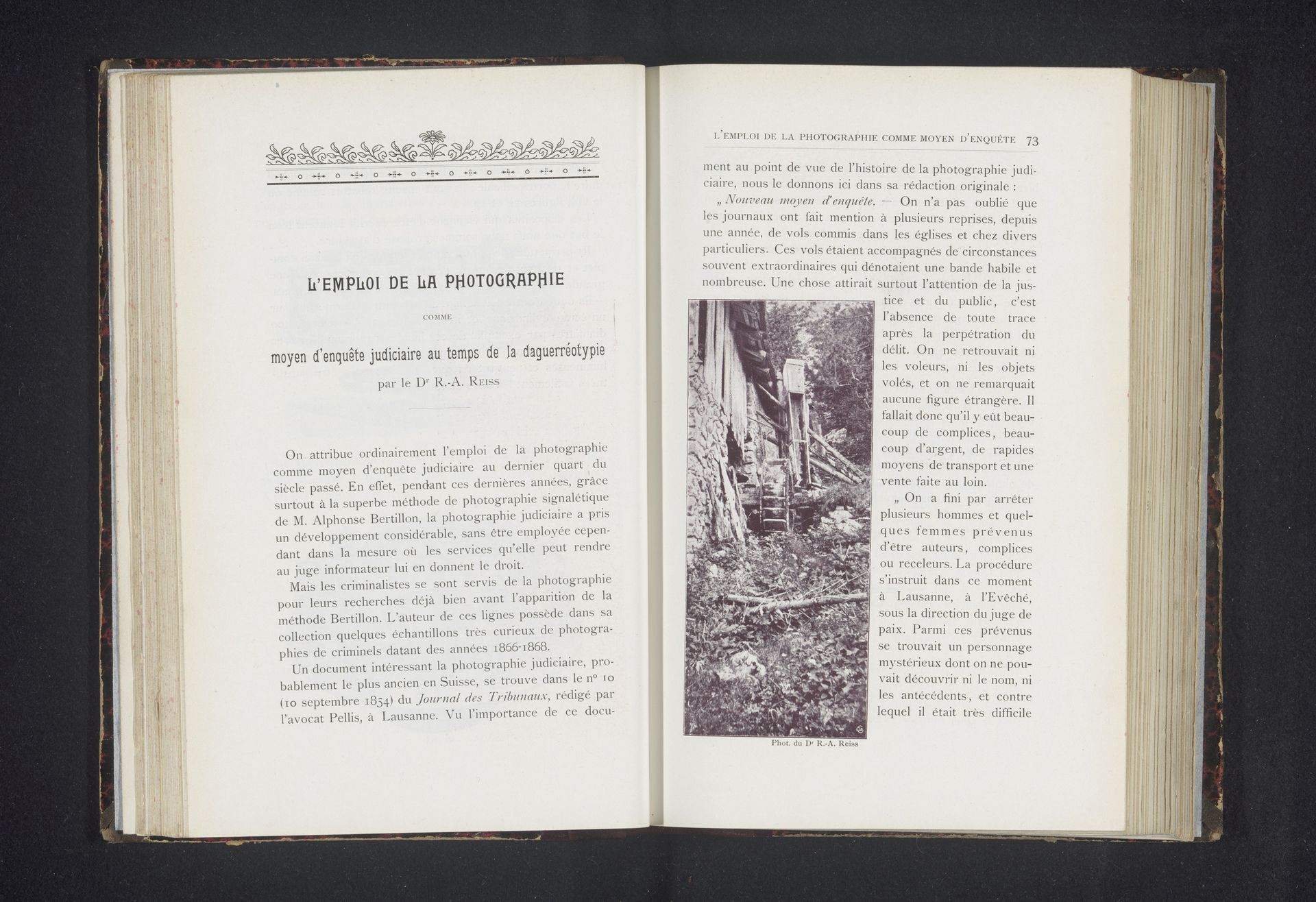 Gezicht op een waterrad by Rodolphe Archibald Reiss