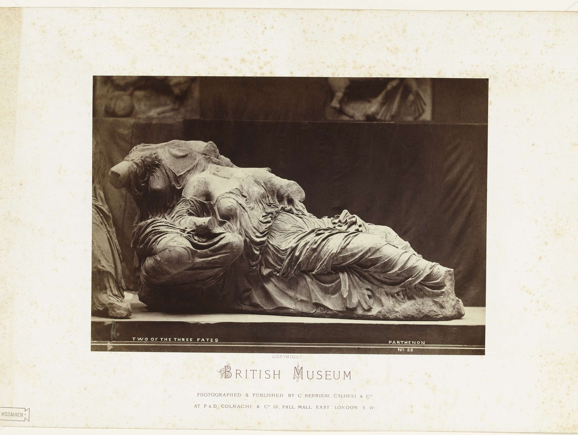 Sculptuur van twee schikgodinnen van het Parthenon by Caldesi & Co