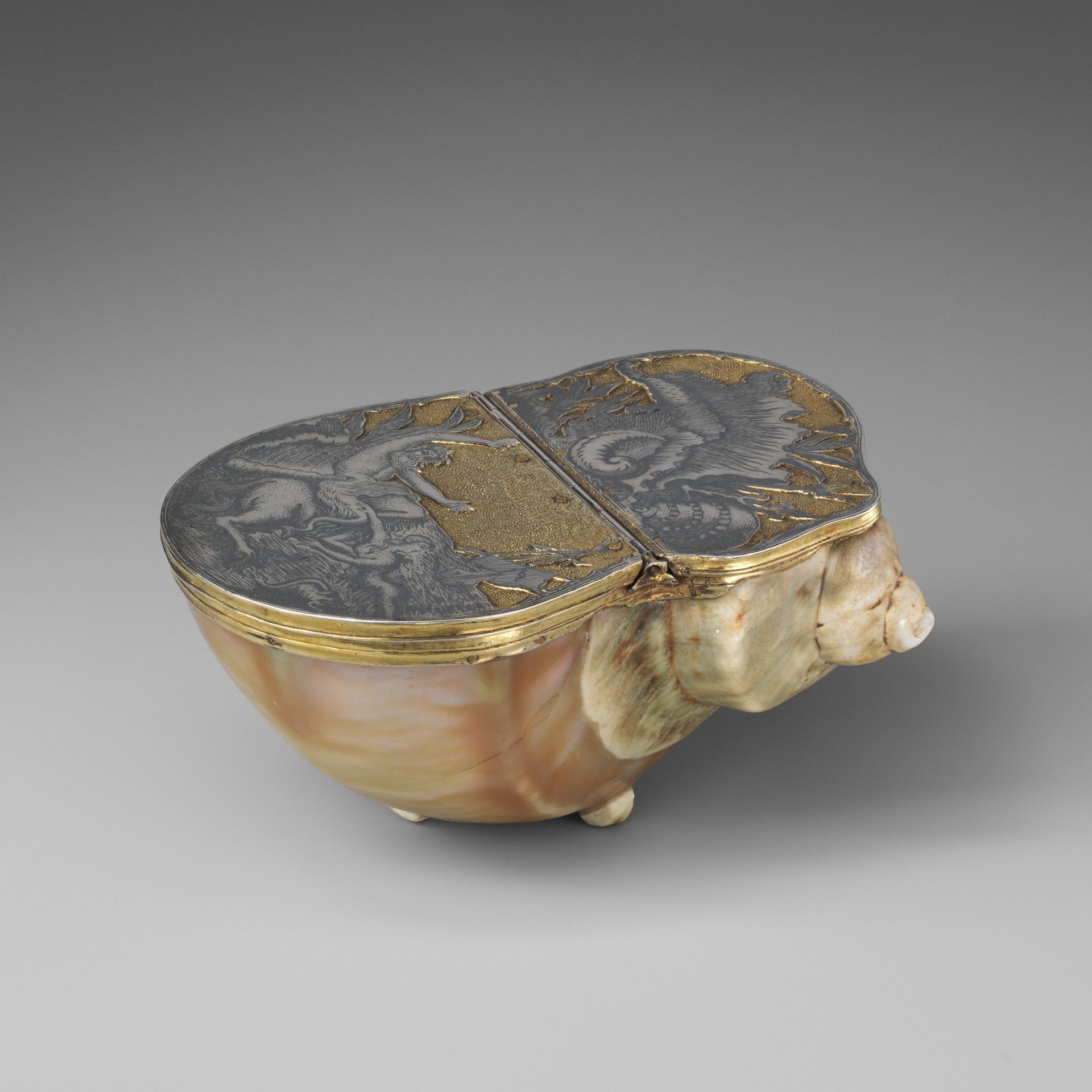 Table snuffbox by Jacques de Lajoüe
