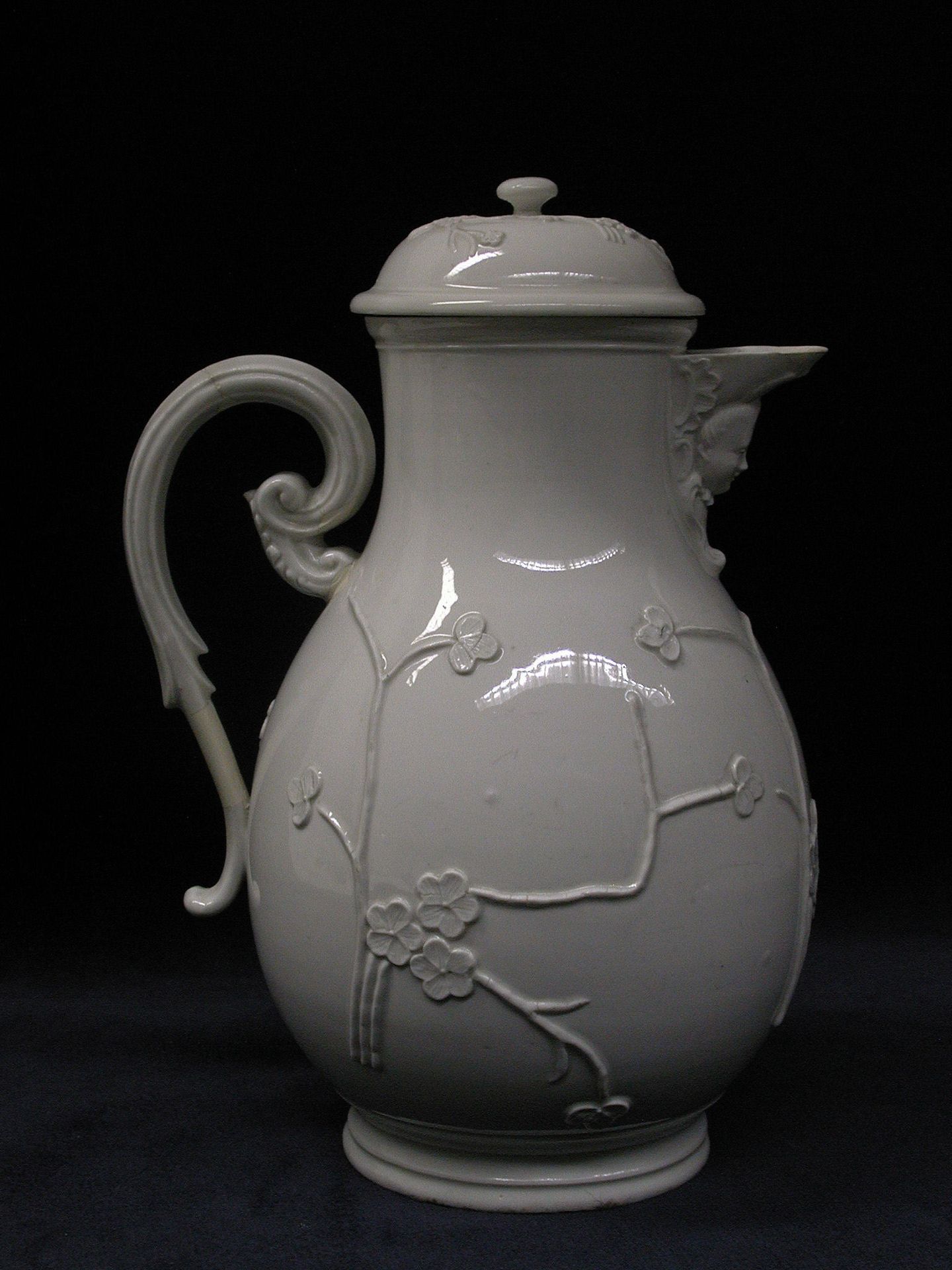 Coffeepot by Ansbach Pottery and Porcelain Manufactory