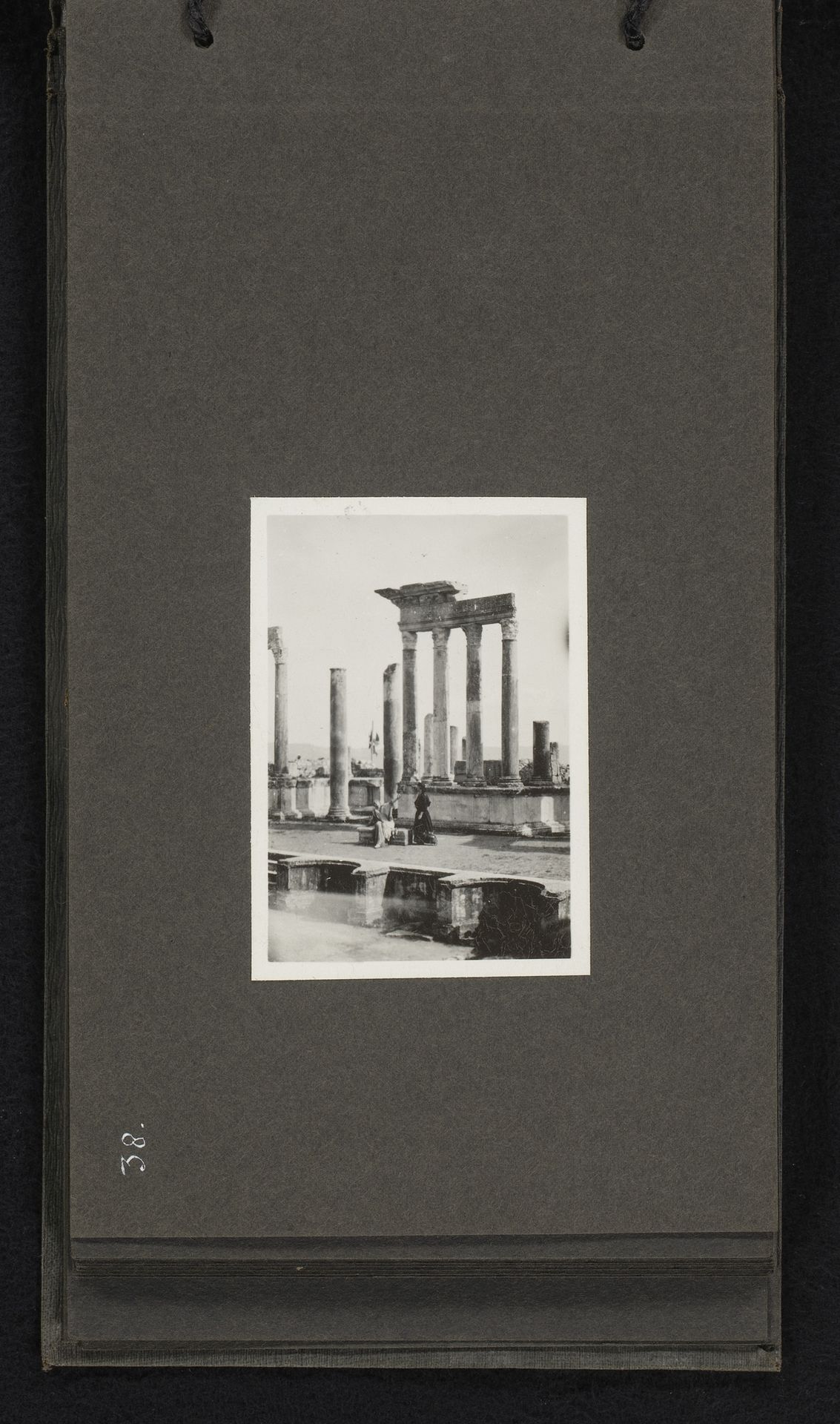 Opvoering van Phèdre in theater by A.G.A. van Eelde