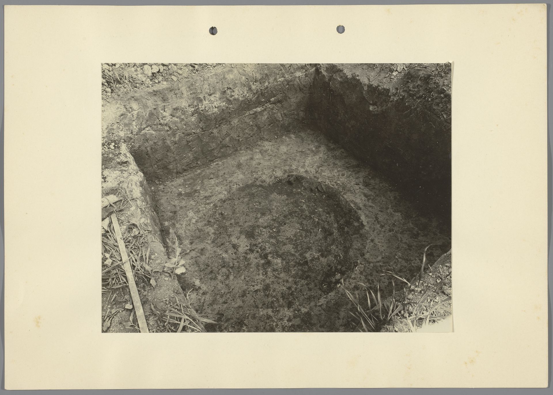 Kuil bij archeologische opgravingen in Hongarije by Jan Lanting